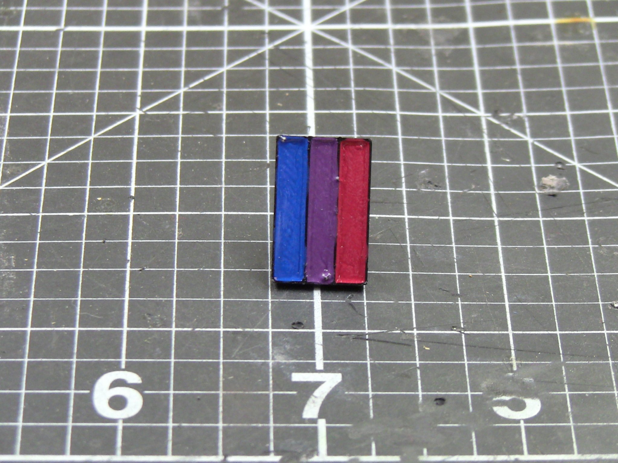 Ghim cài áo 3 sọc cầu vồng