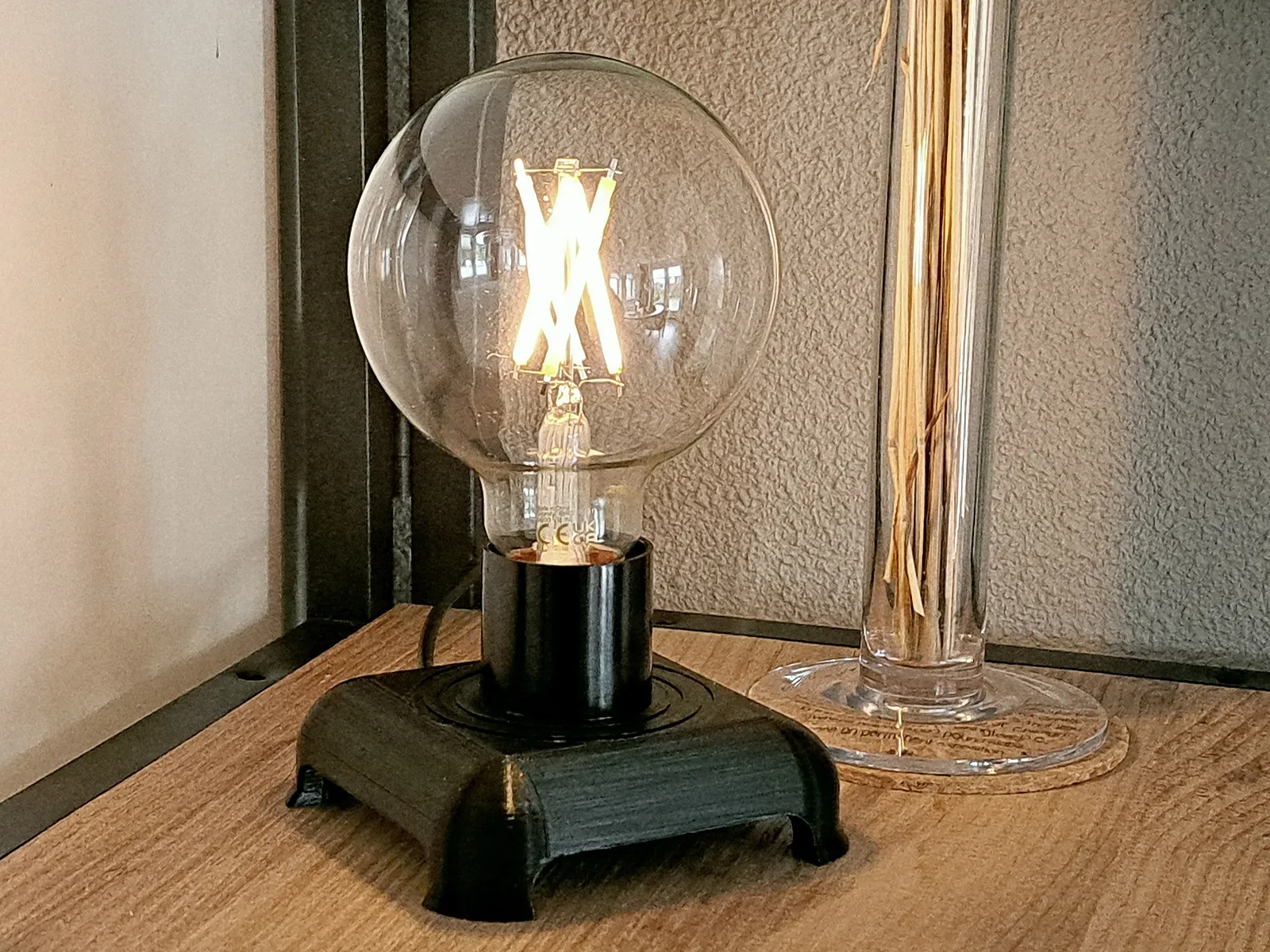 Minimalistic Table Lamp