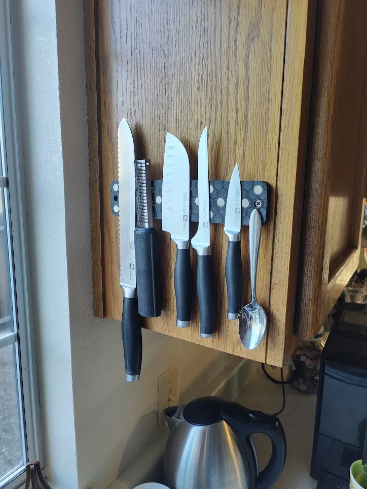 Giá Đỡ Dao Nam Châm Treo Tường