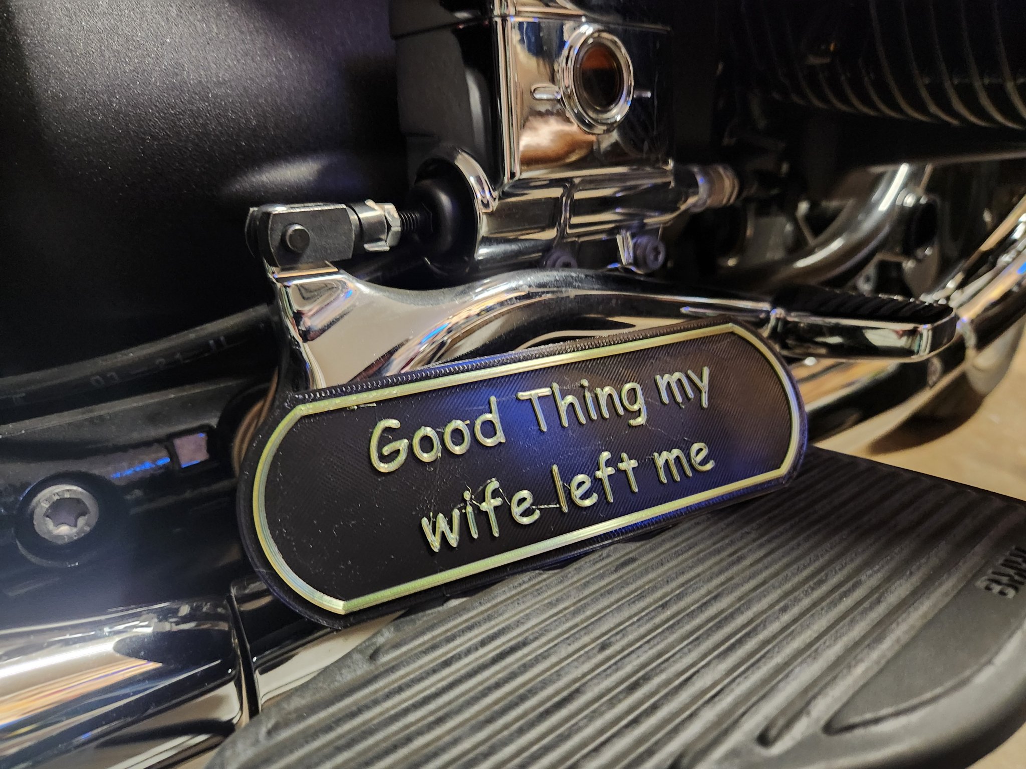 Tiêu đề Khẩu hiệu cuộc đời tôi May mắn là vợ tôi đã bỏ