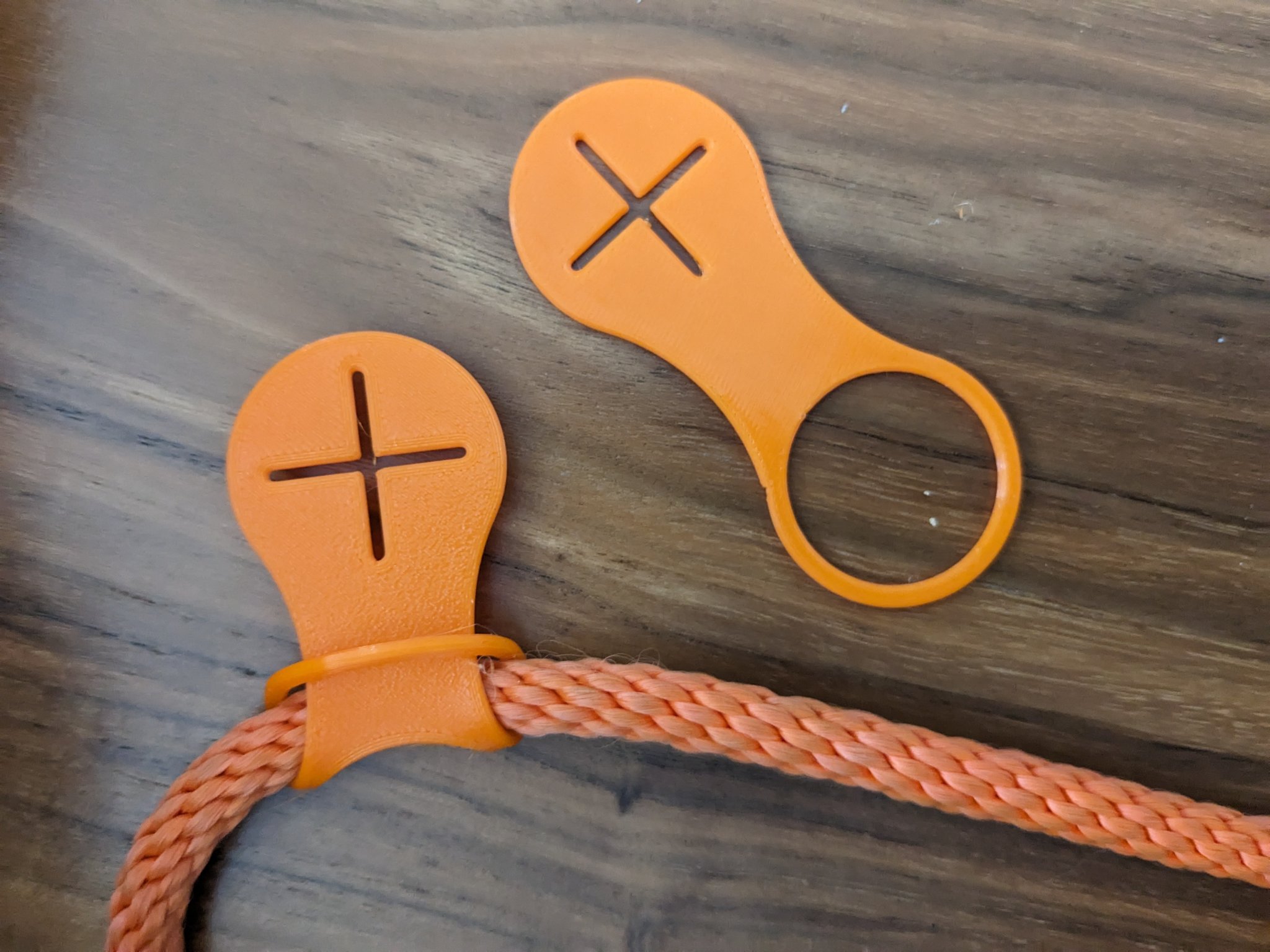 Flexible leash poop bag holder