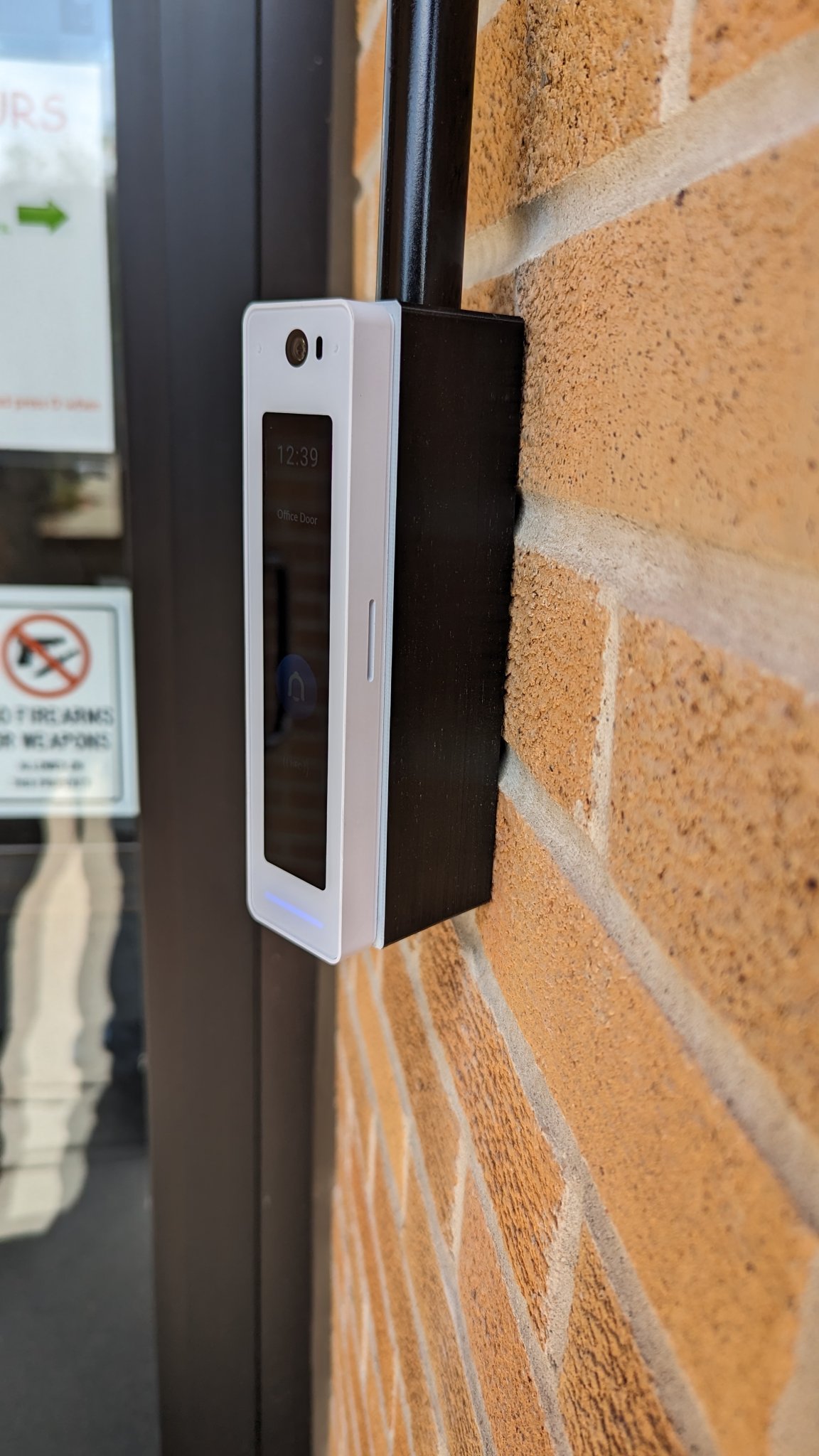 Tiêu đề Access Reader G2 Pro Minimalist Wall Mount Tóm tắt Giá treo t