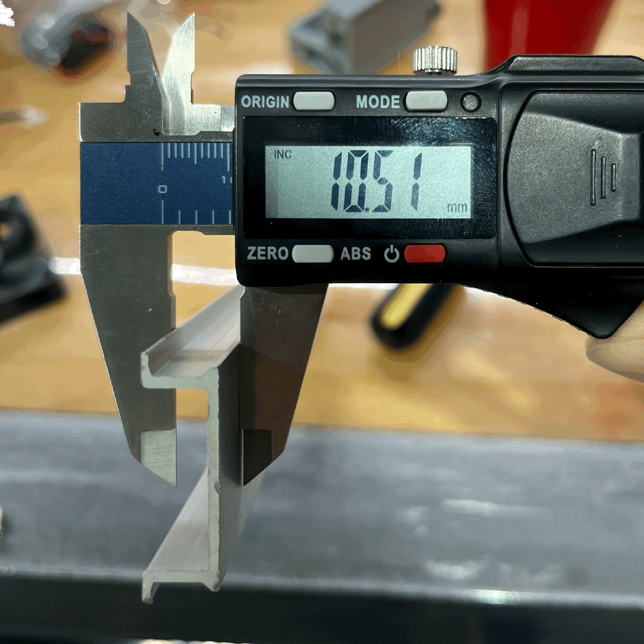 Tiêu đề Giá đỡ din 10 mm cho Mercury 11 Tóm tắt Giá đỡ thả