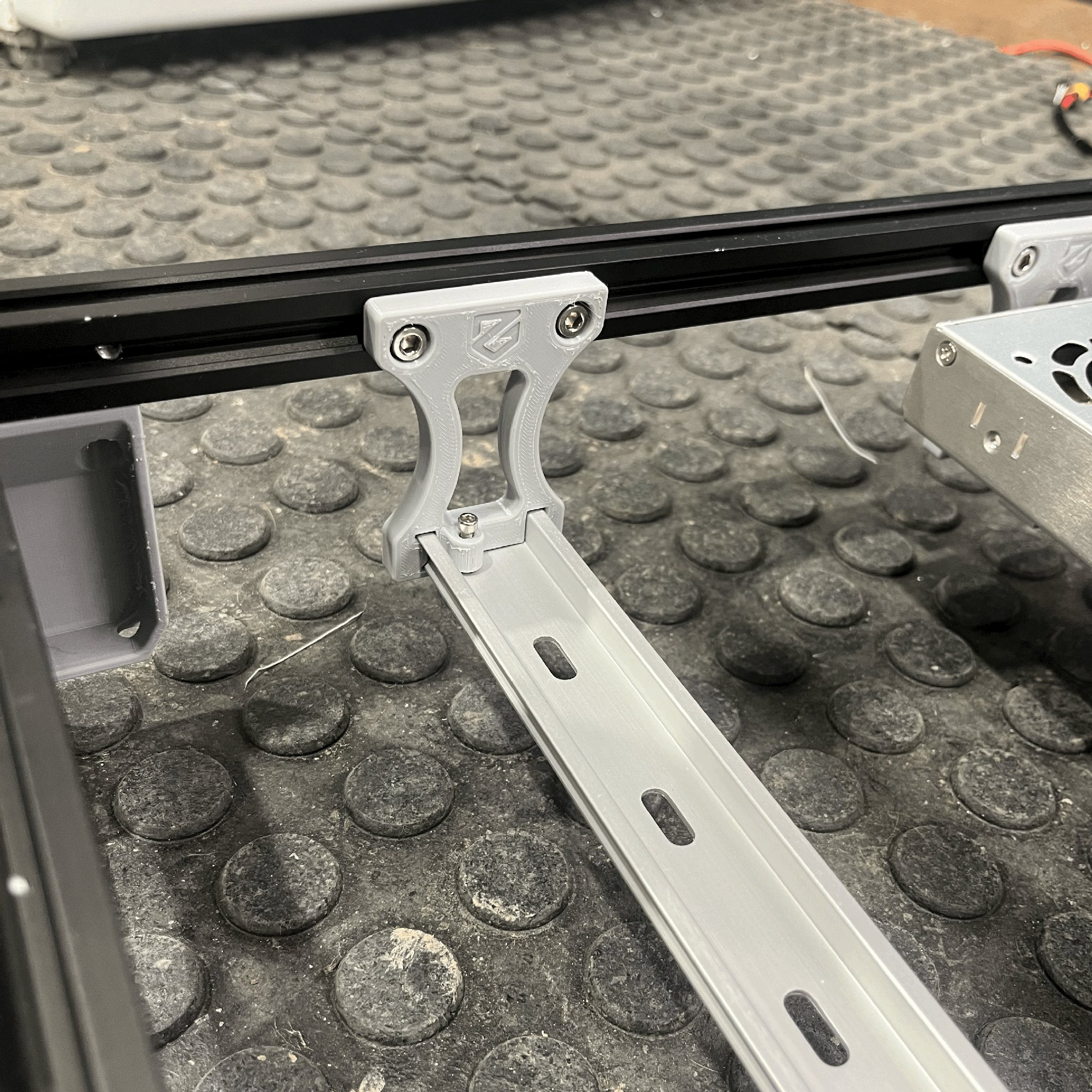 Tiêu đề Giá đỡ din 10 mm cho Mercury 11 Tóm tắt Giá đỡ thả