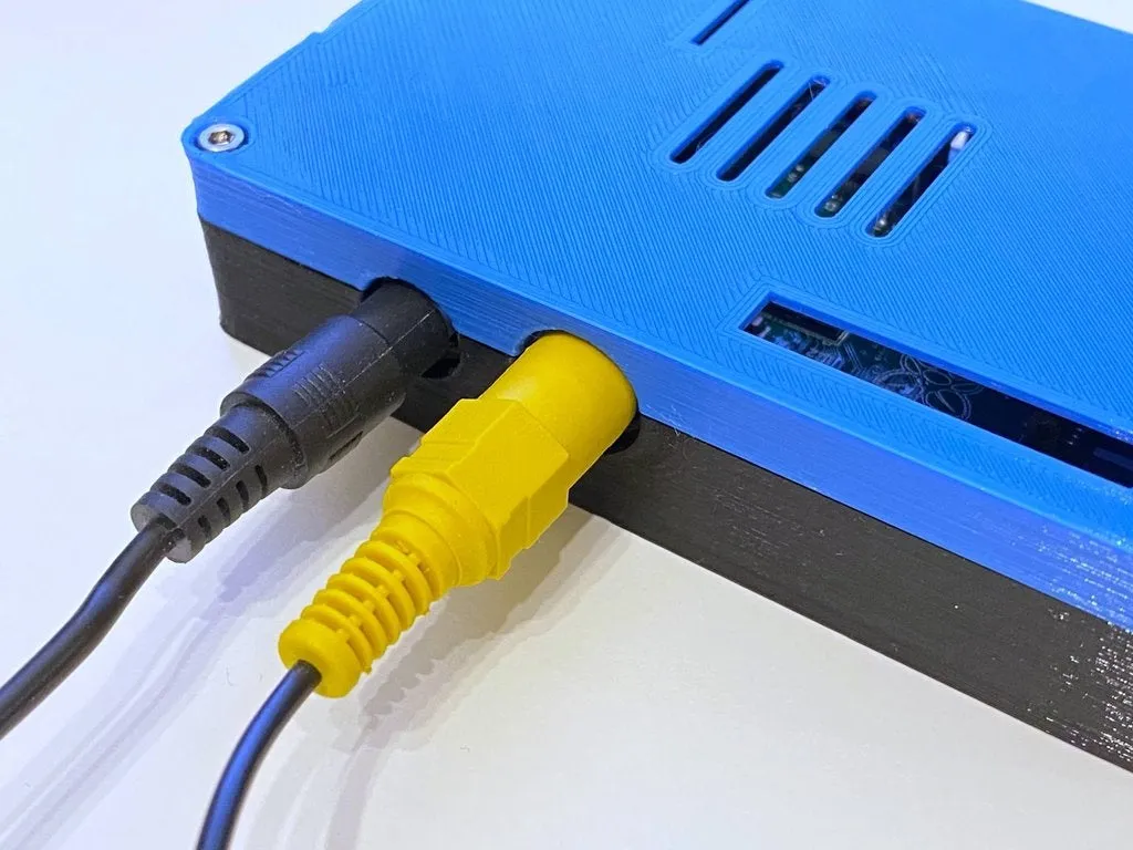 Tiêu đề Vỏ Raspberry Pi Model B Tóm tắt Ra game muộn khoảng 10 n