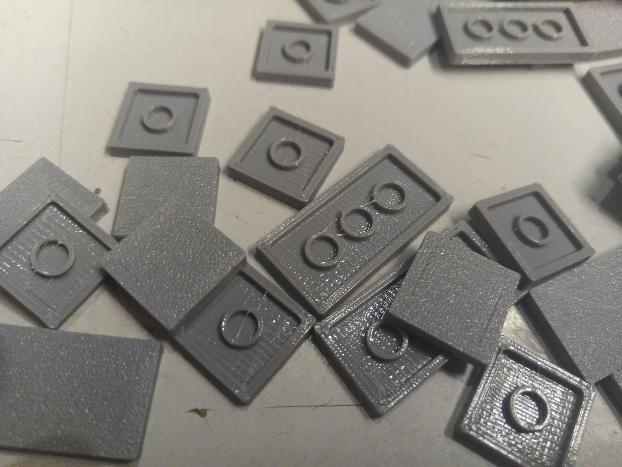 Gạch Lego 2x2 và 2x4 phẳng