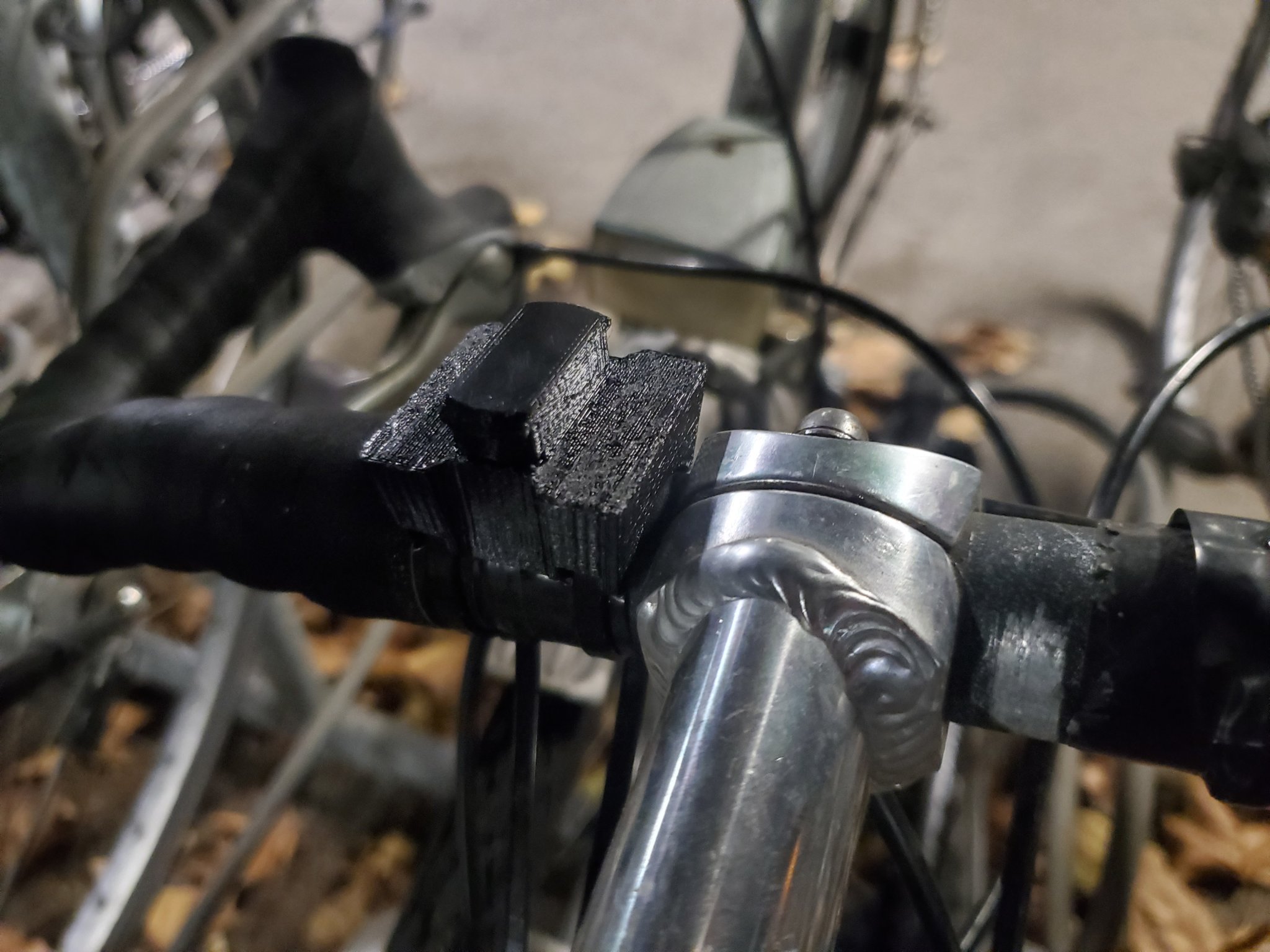 Tiêu đề Trelock Light Bike Mount Tóm tắt Giá đỡ xe đạp dựa tr