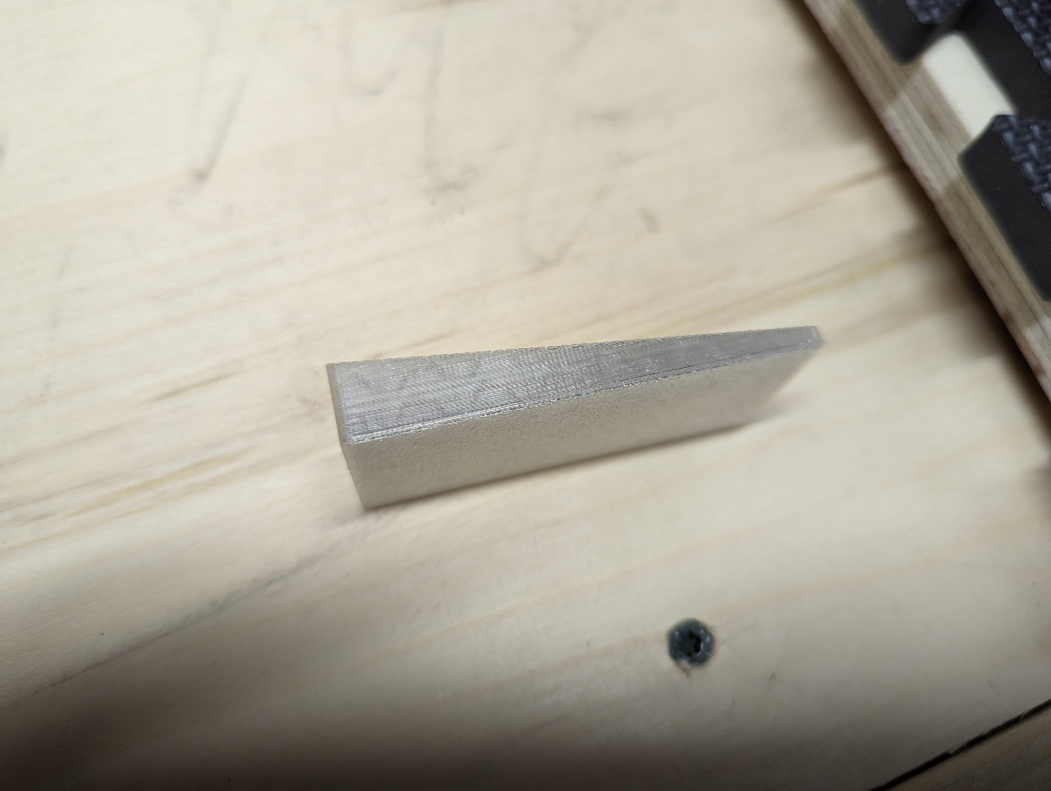 Tiêu đề Nêm nhỏ để sử dụng với Bàn xoay cho Qidi X-Max-3 của