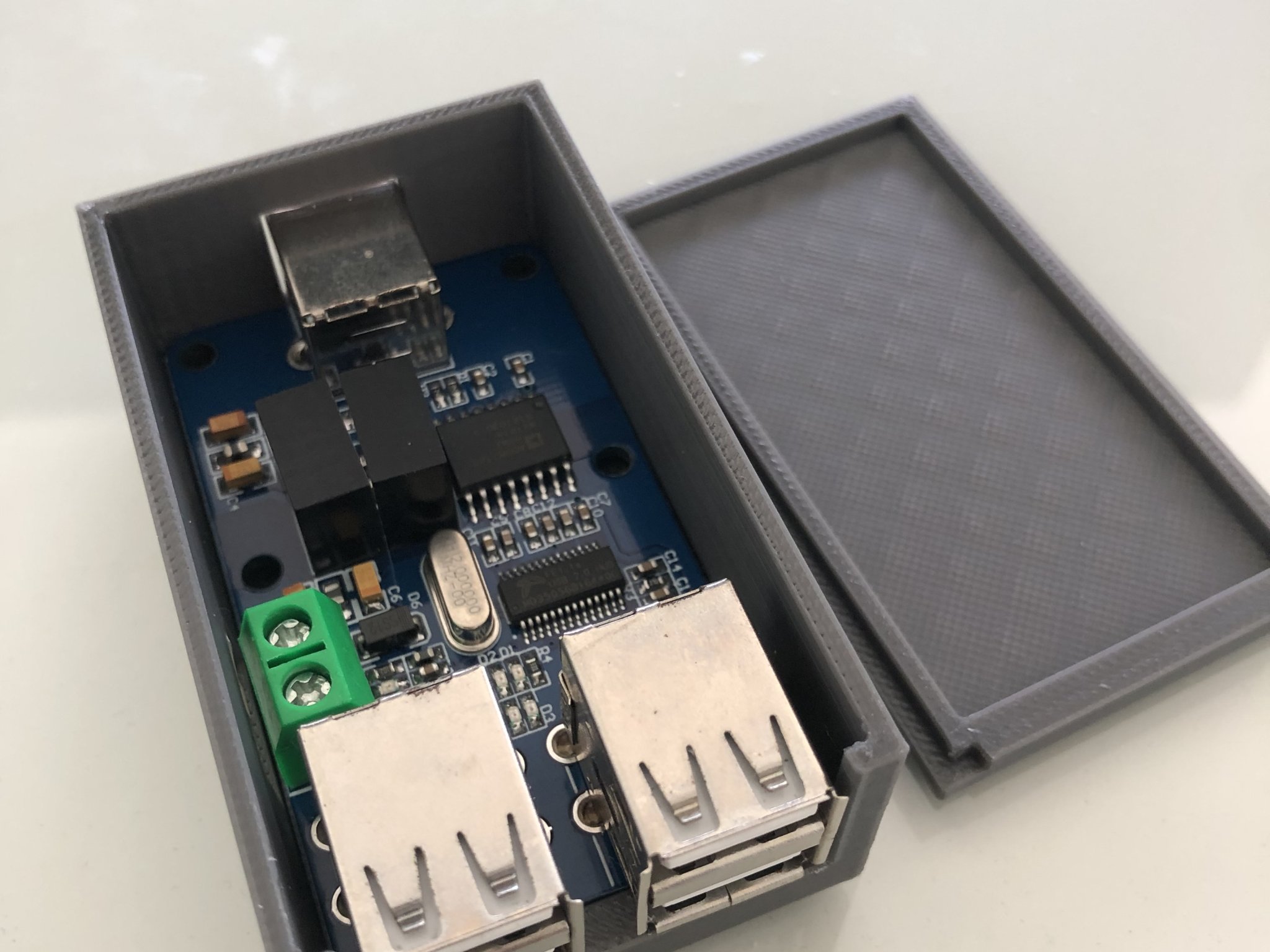 Tiêu đề Hộp cách ly USB HUB Caja Hub USB aislado Tóm tắt Caja par