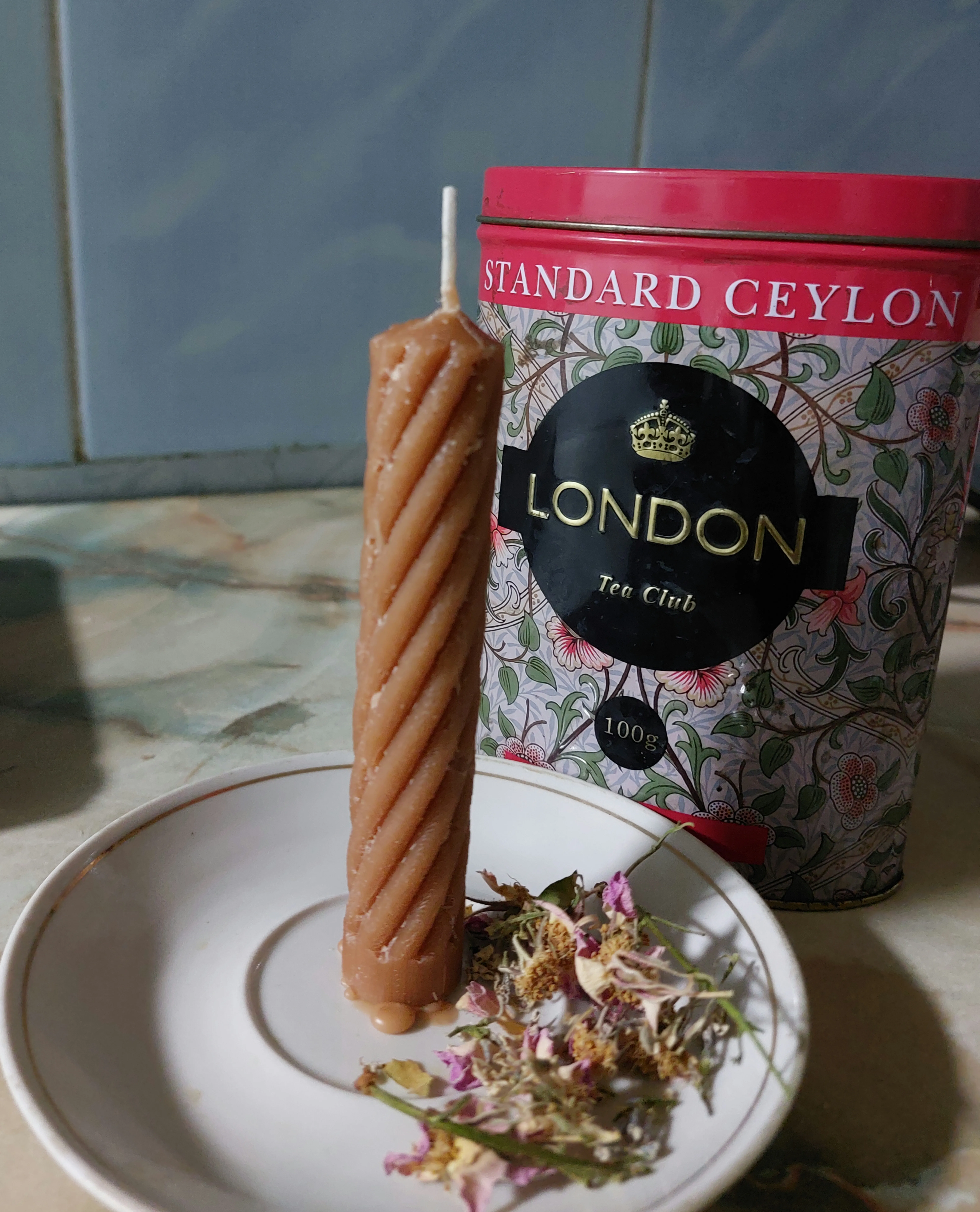 Tiêu đề khuôn nến Tóm tắt khuôn hỗn hợp để đổ nến Dan