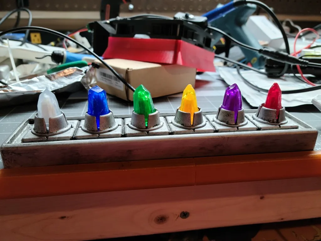 Giá Đỡ Tinh Thể Kyber - Star Wars Galaxy's Edge - Phiên Bản 3, 6 và 7 Khe