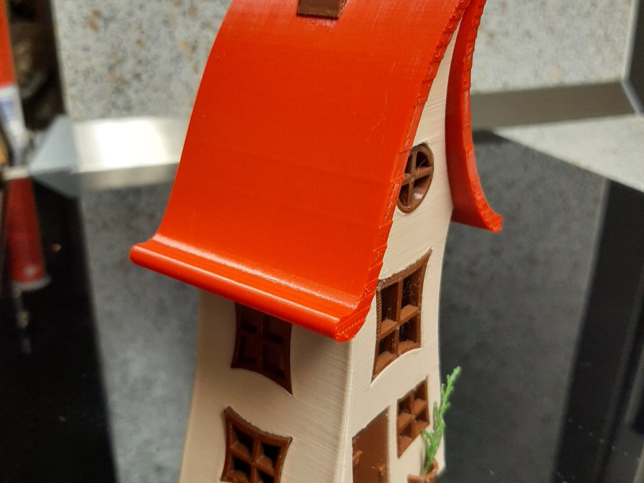 Ngôi nhà cong queo