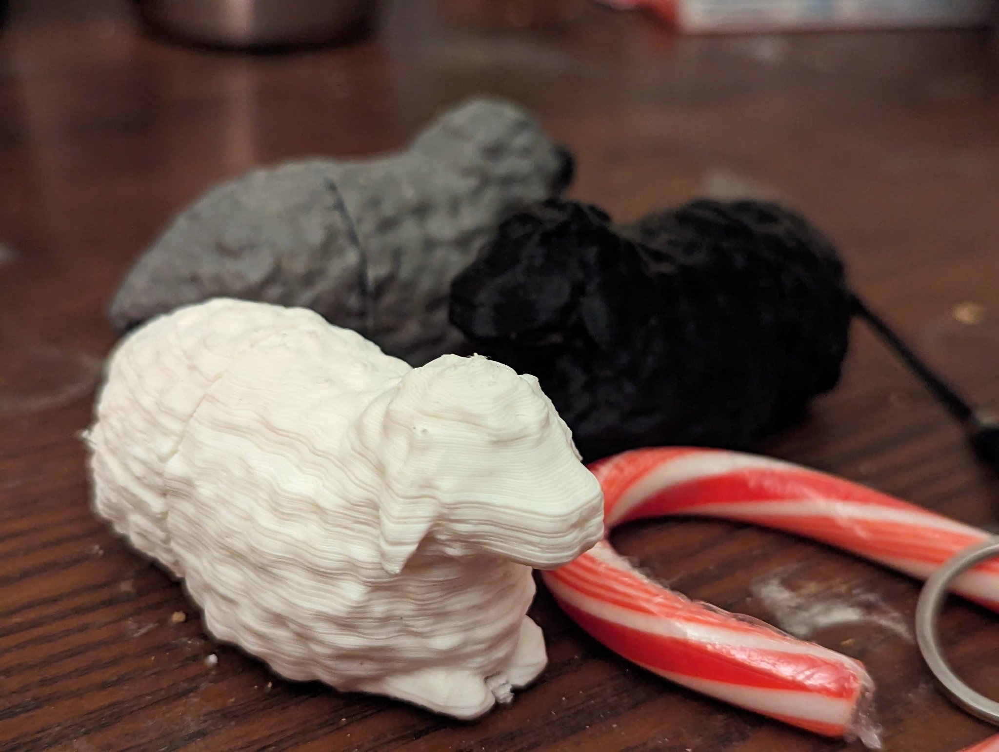 Hộp kim chỉ hình cừu