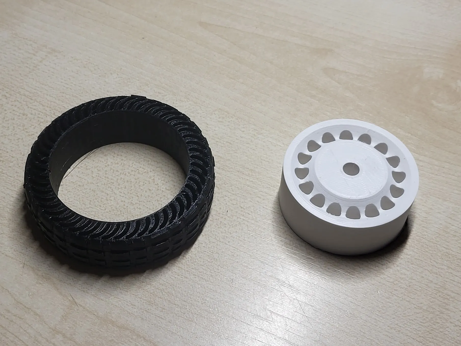 Tiêu đề Khái niệm bánh xe không có không khí Tóm tắt Đây là