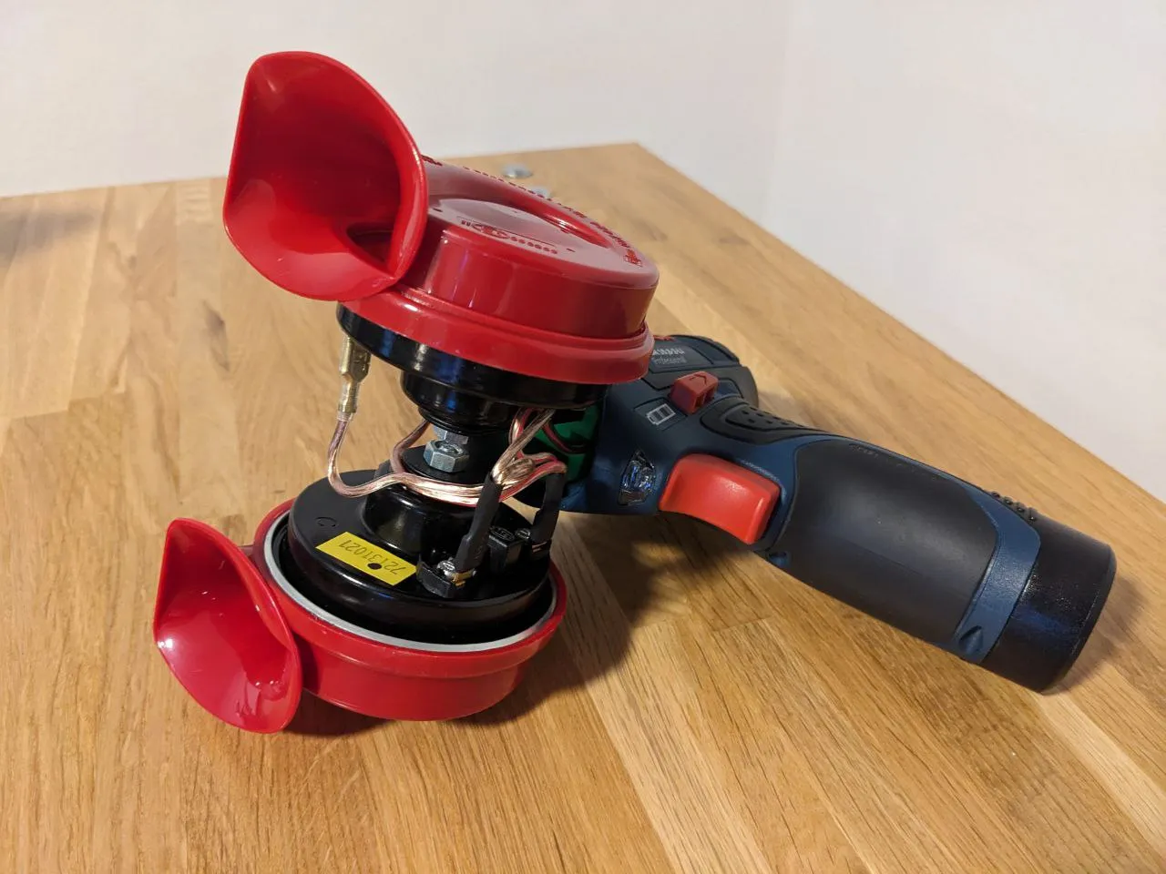 Tiêu đề Phụ kiện còi còi máy khoan GSR 12V-15 Tóm tắt việc kh