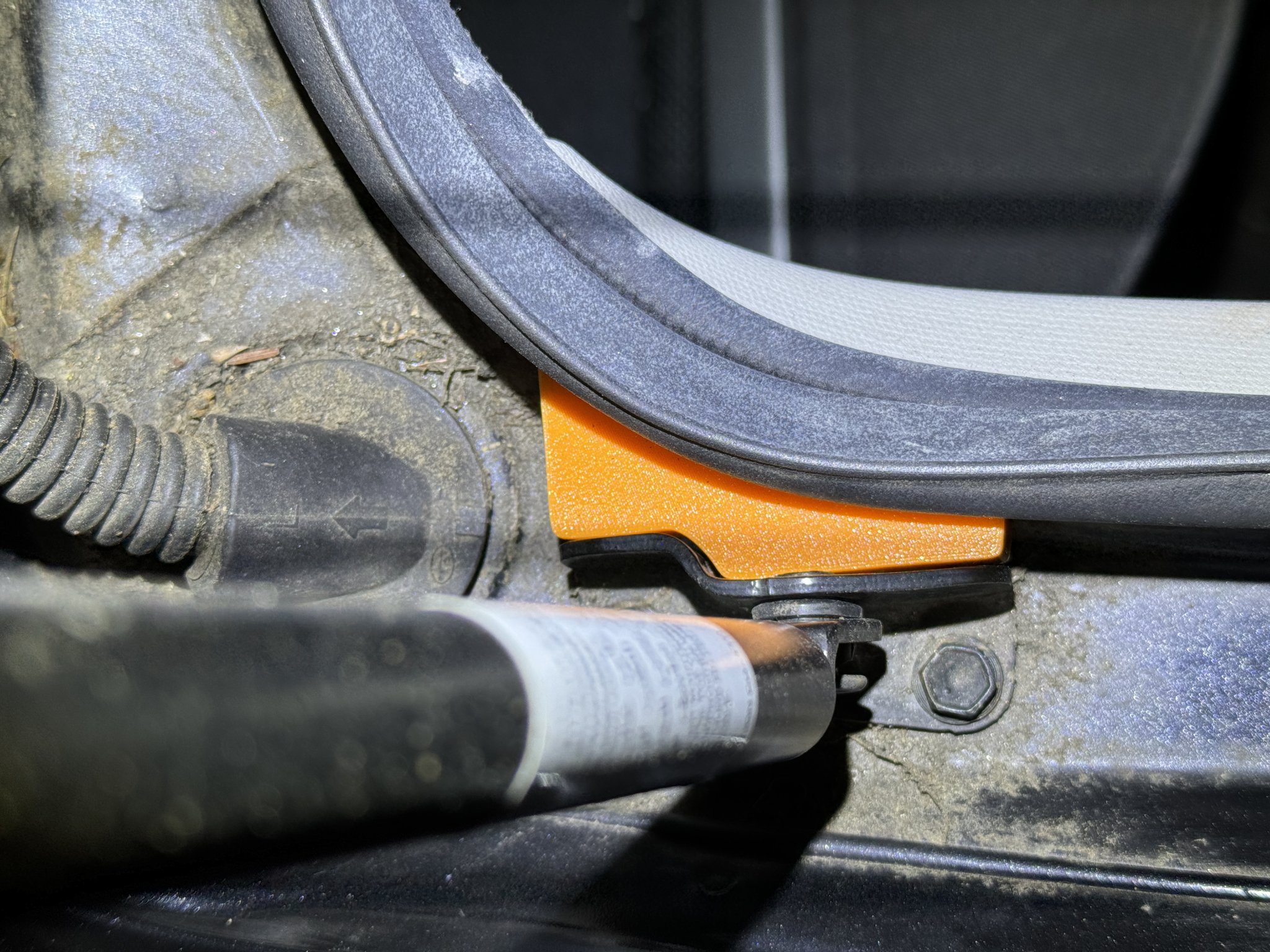 Chặn Cửa Cốp Sau Xe Subaru Crosstrek