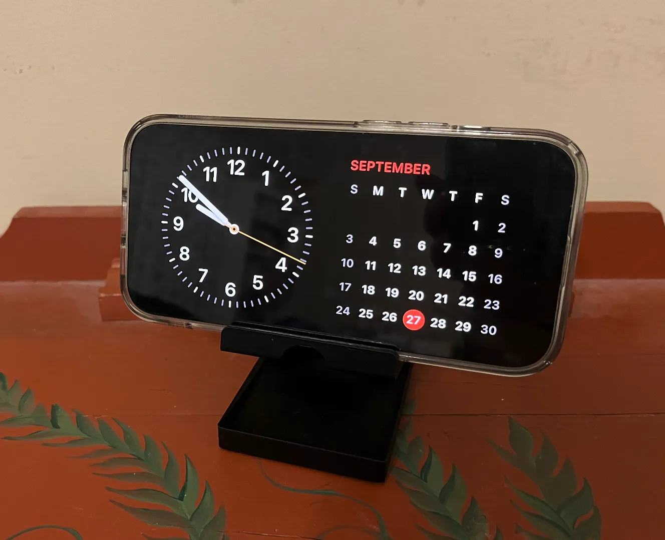 Phone Holder for iOS 17+ StandBy Mode