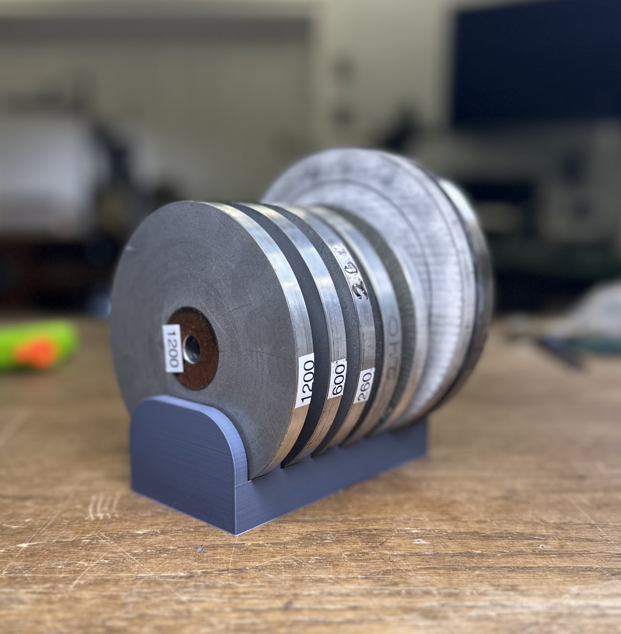 Tiêu đề Giá đỡ bánh xe cho vòng đua kim cương GRS Tóm tắt Cá