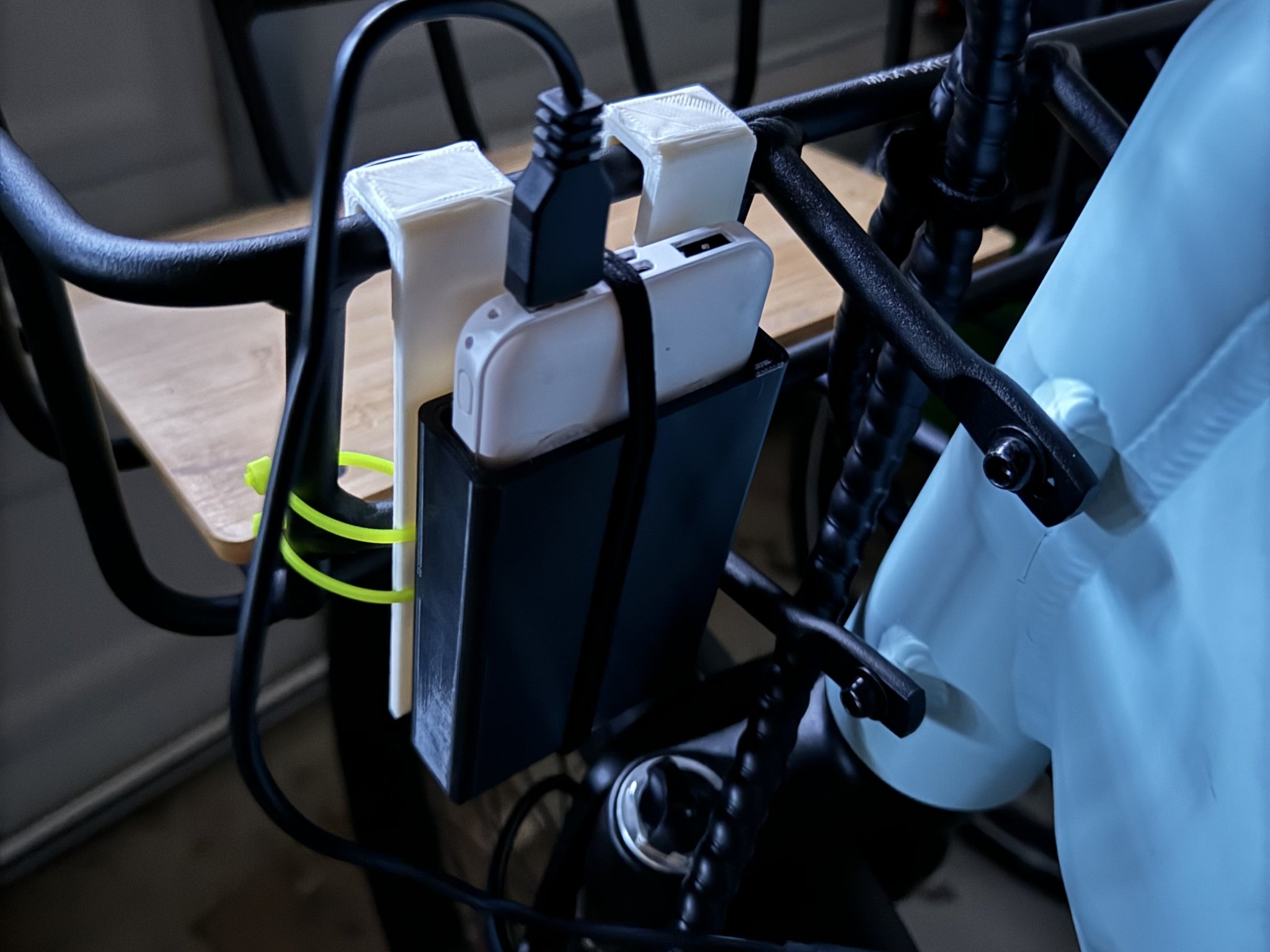 Giá đỡ rổ trước xe đạp điện Velotric