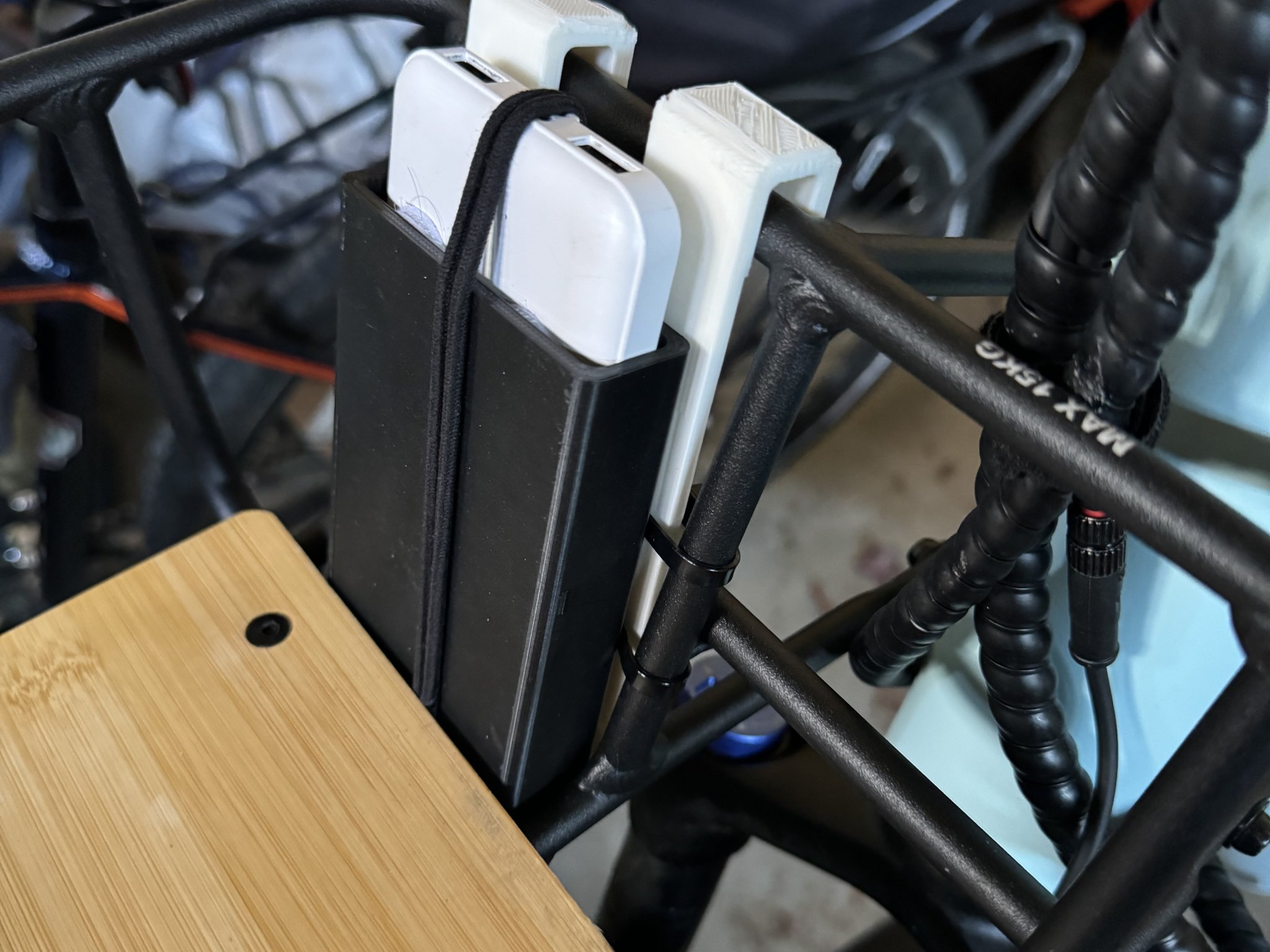 Tiêu đề Giá đỡ PowerbankSạc pin cho điện thoại Tổng hợp G