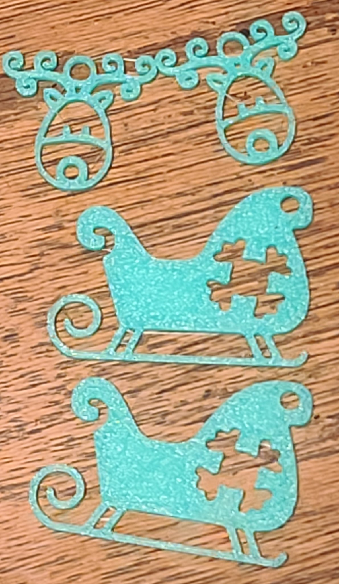 Tiêu đề Bông tai tuần lộc và xe trượt tuyết Tóm tắt Bông t