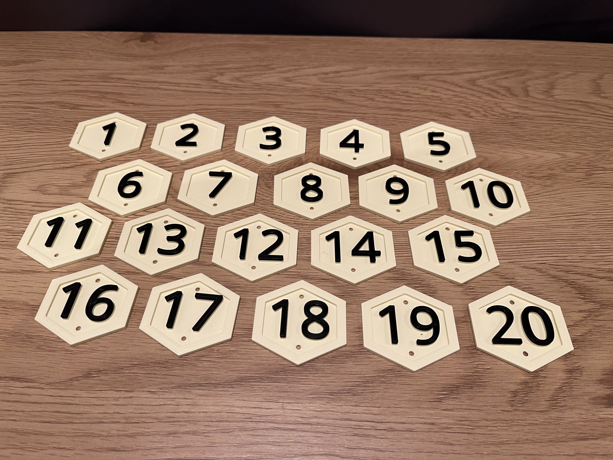 Honeycomb number plate 1-20
