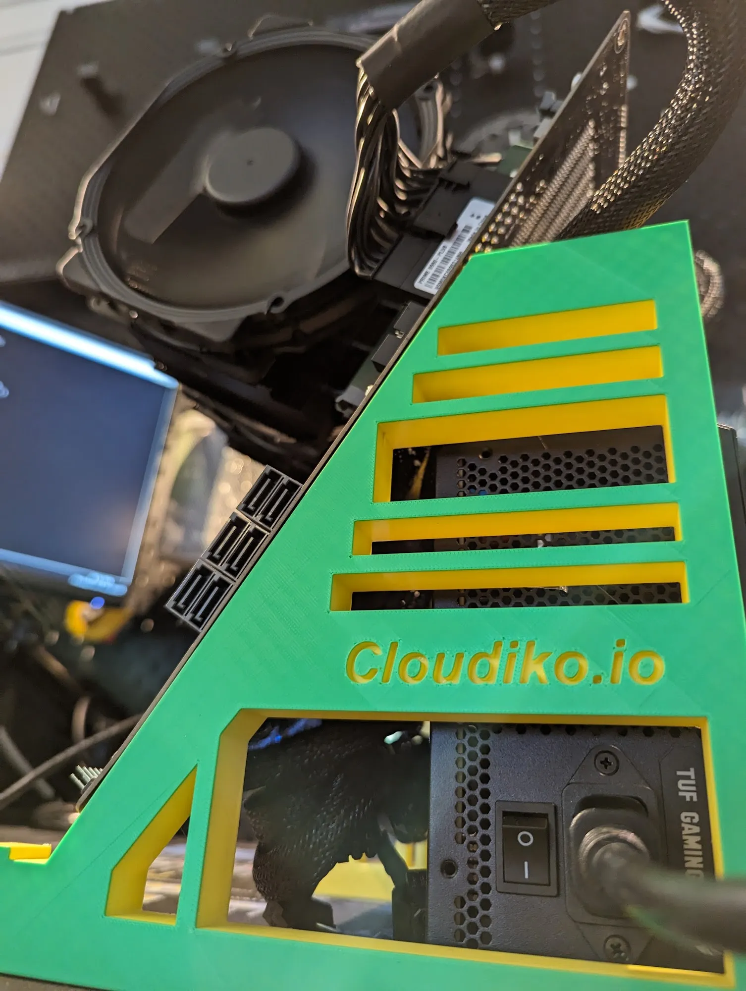 Tiêu đề Giá đỡ bo mạch chủ Cloudiko Dành cho máy khai thác PC ho