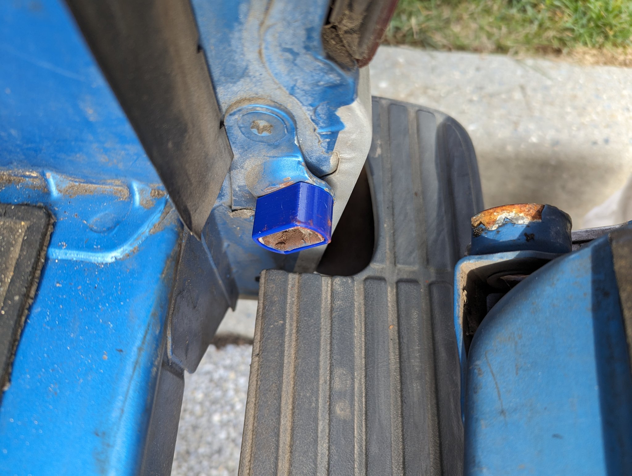 Tiêu đề Ống lót cửa sau xe Ford Ranger 1993 - 2011 Tóm tắt Khắc