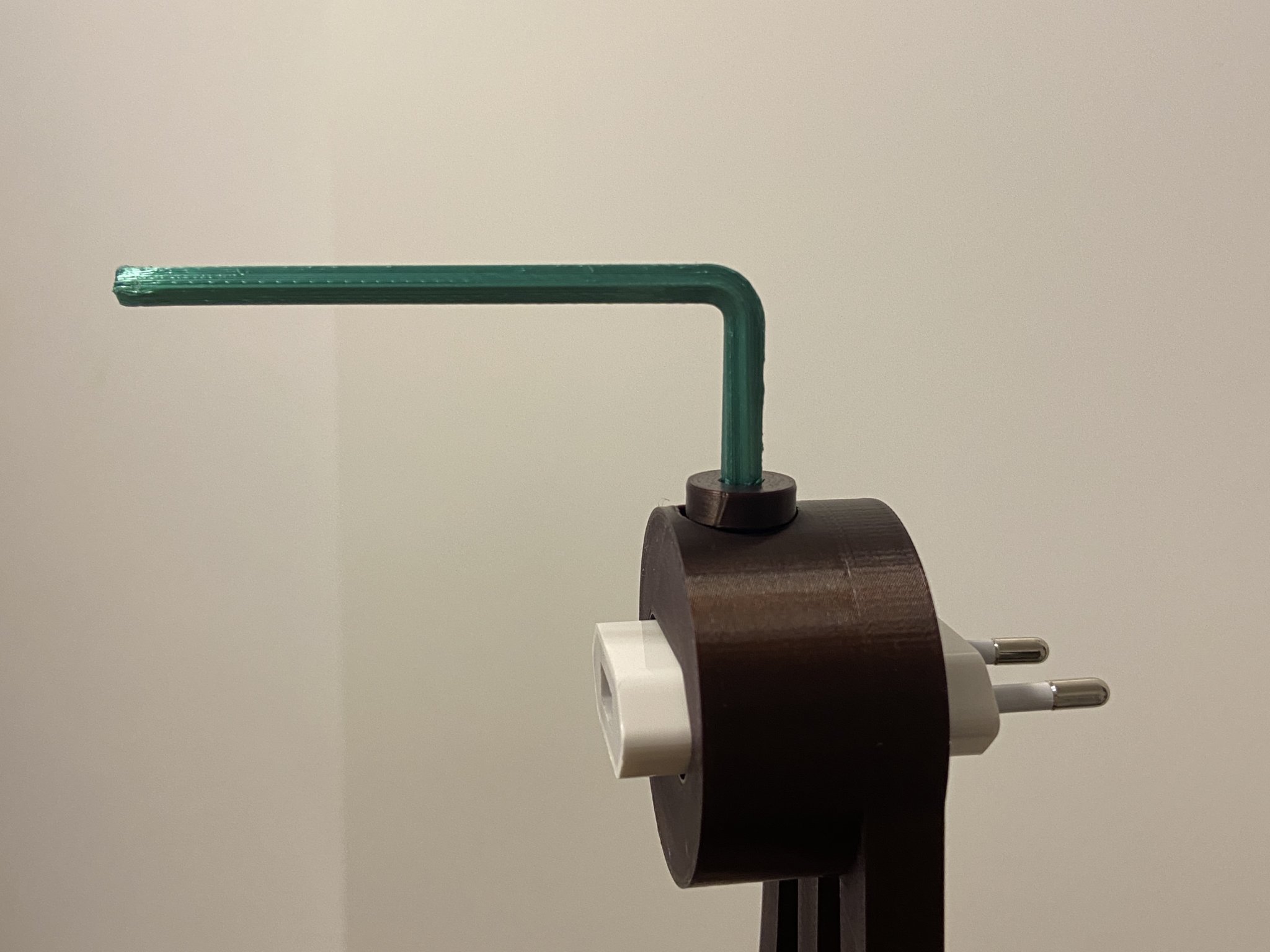 Tiêu đề Móc treo trạm sạc iPhone Tóm tắt Không cần thêm kệ