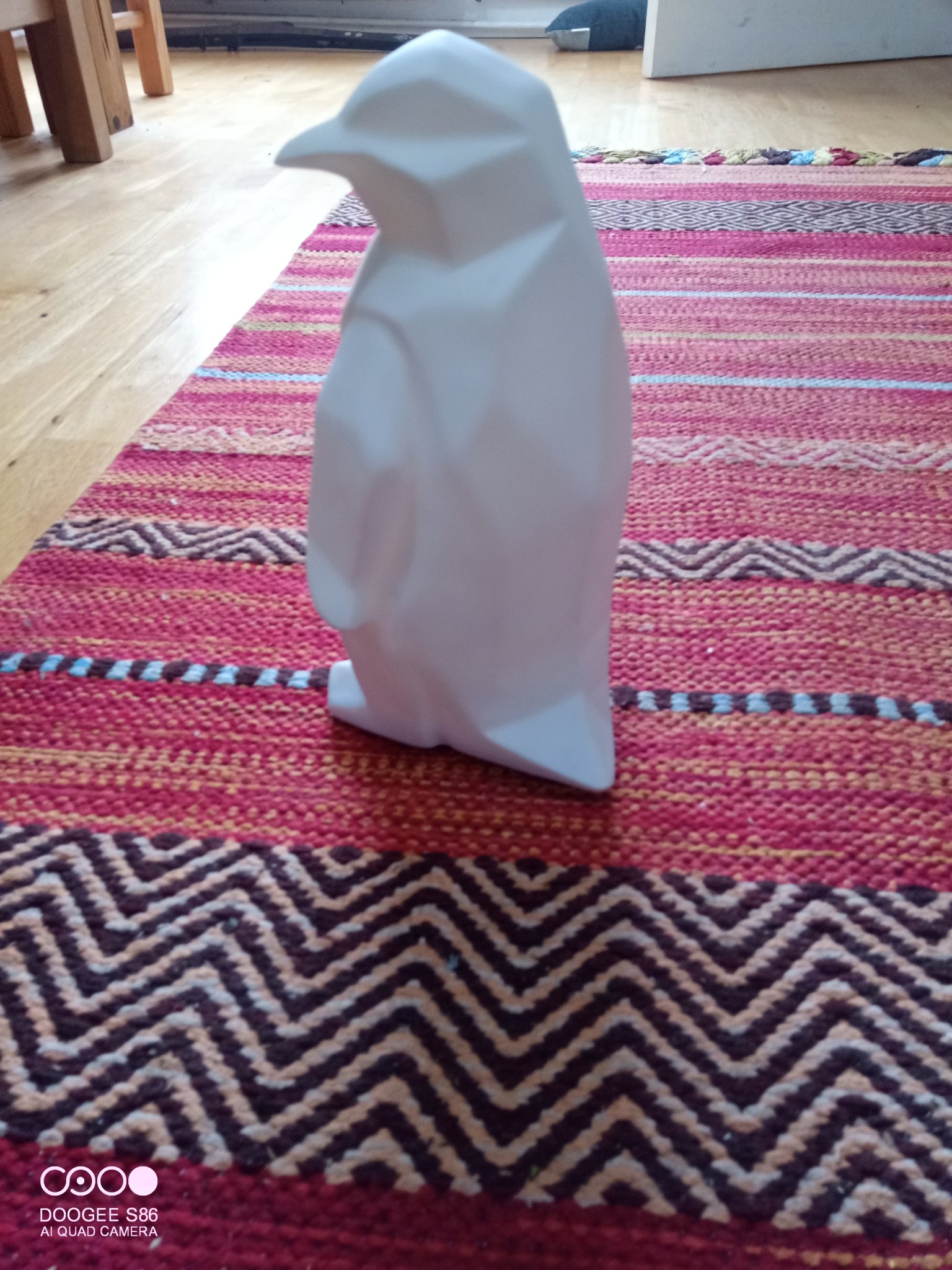 Đèn chim cánh cụt low poly