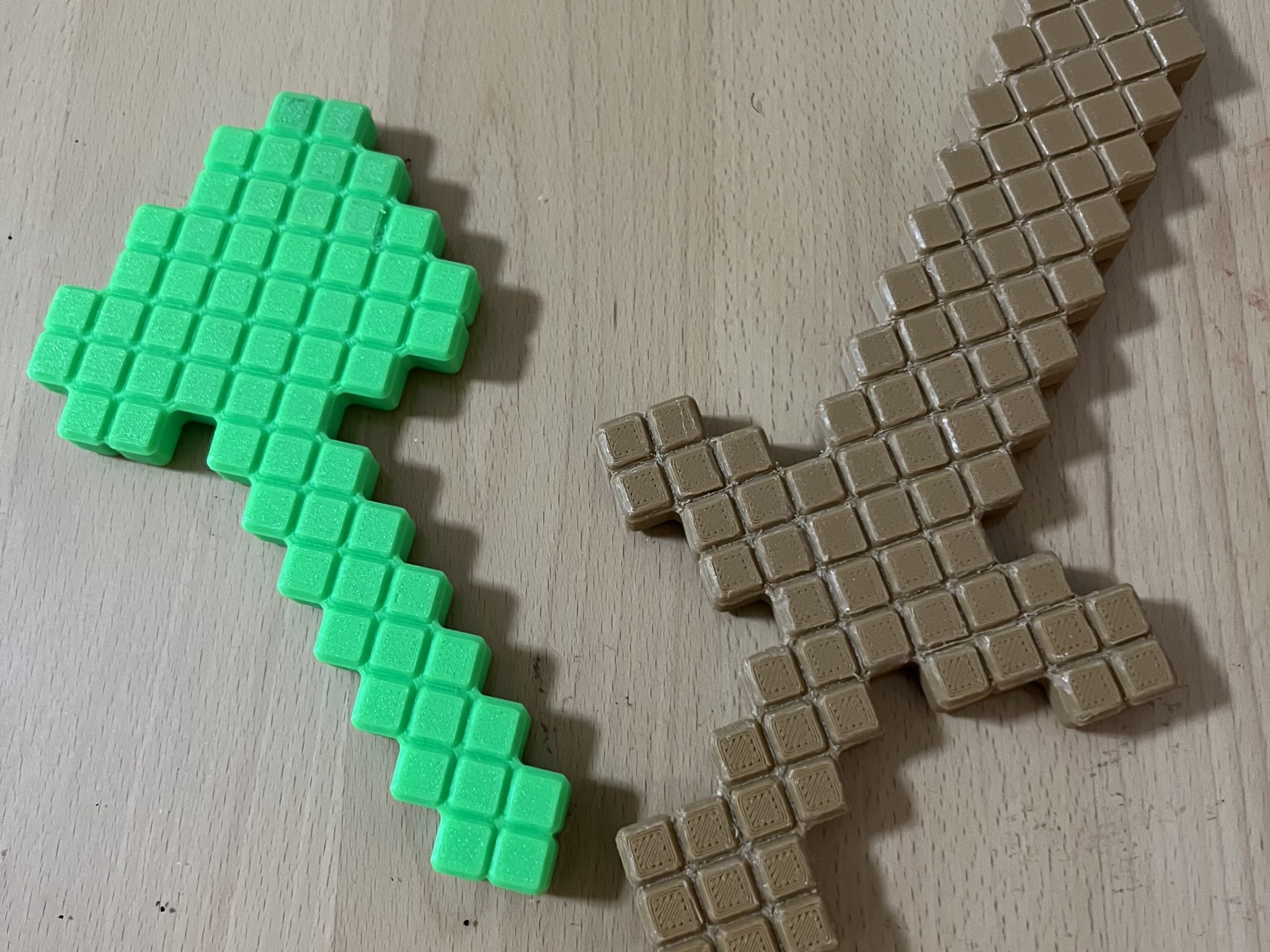 Các món đồ Minecraft (rìu, kiếm, xẻng, cuốc, mai/búa)