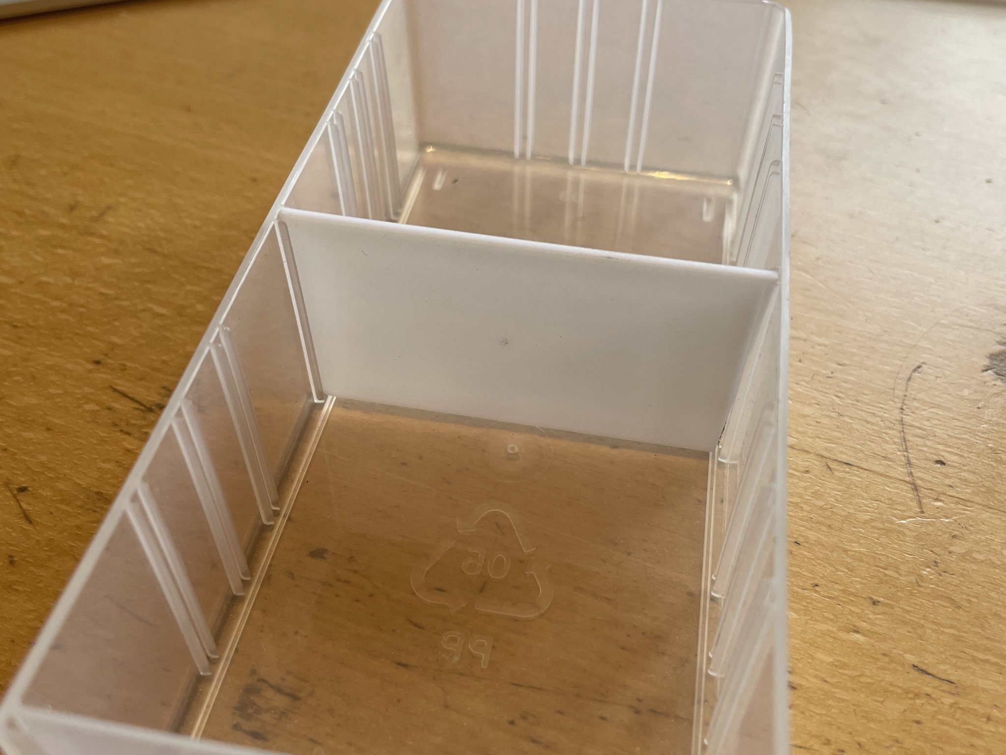 Raaco - Wall divider