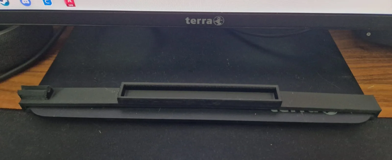 Tiêu đề Halterung für USB-Hub Tóm tắt zum aufschieben auf einen terra