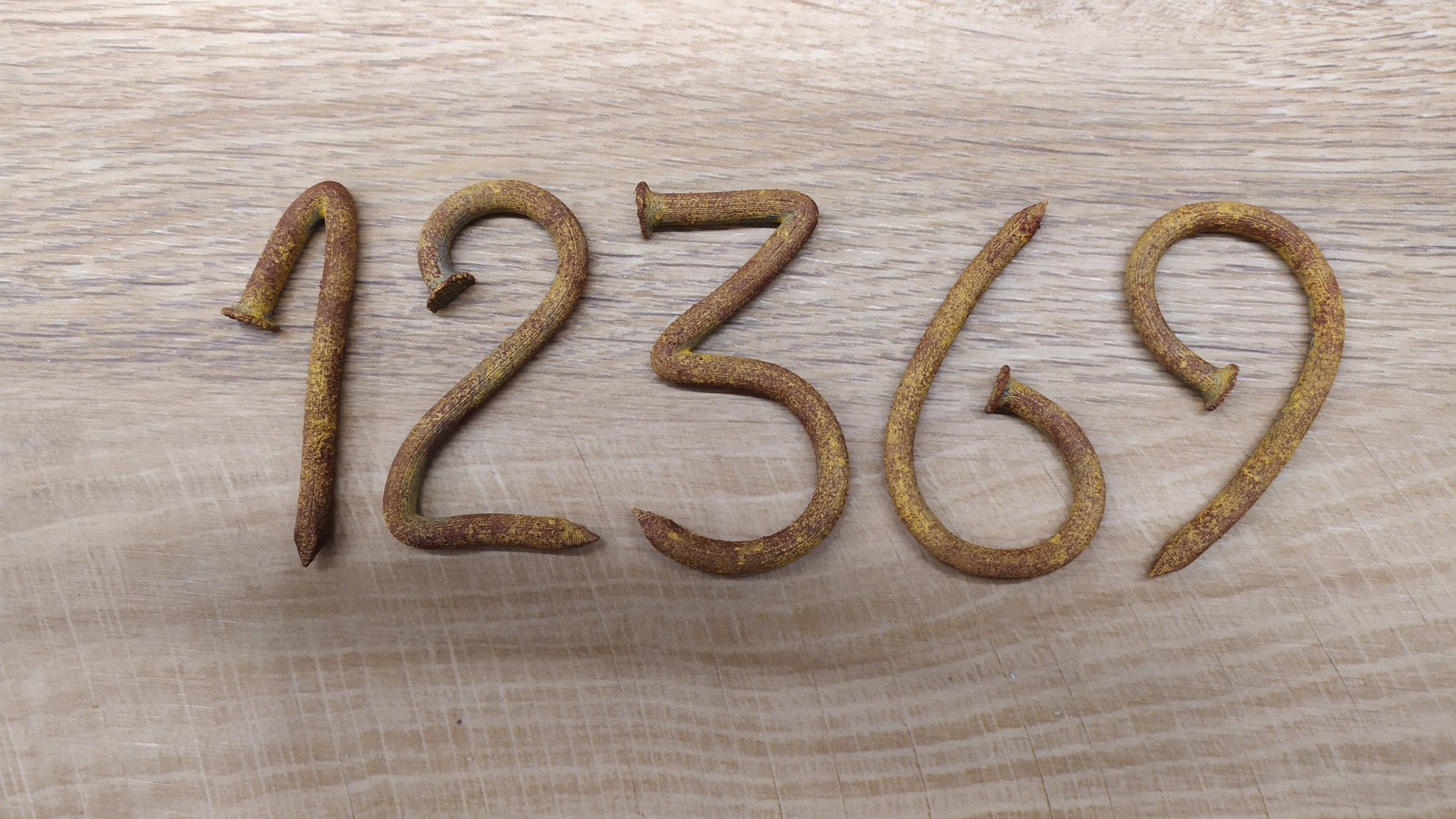 Tiêu đề Những con số từ thi công đinh cho đồng hồ treo tườ