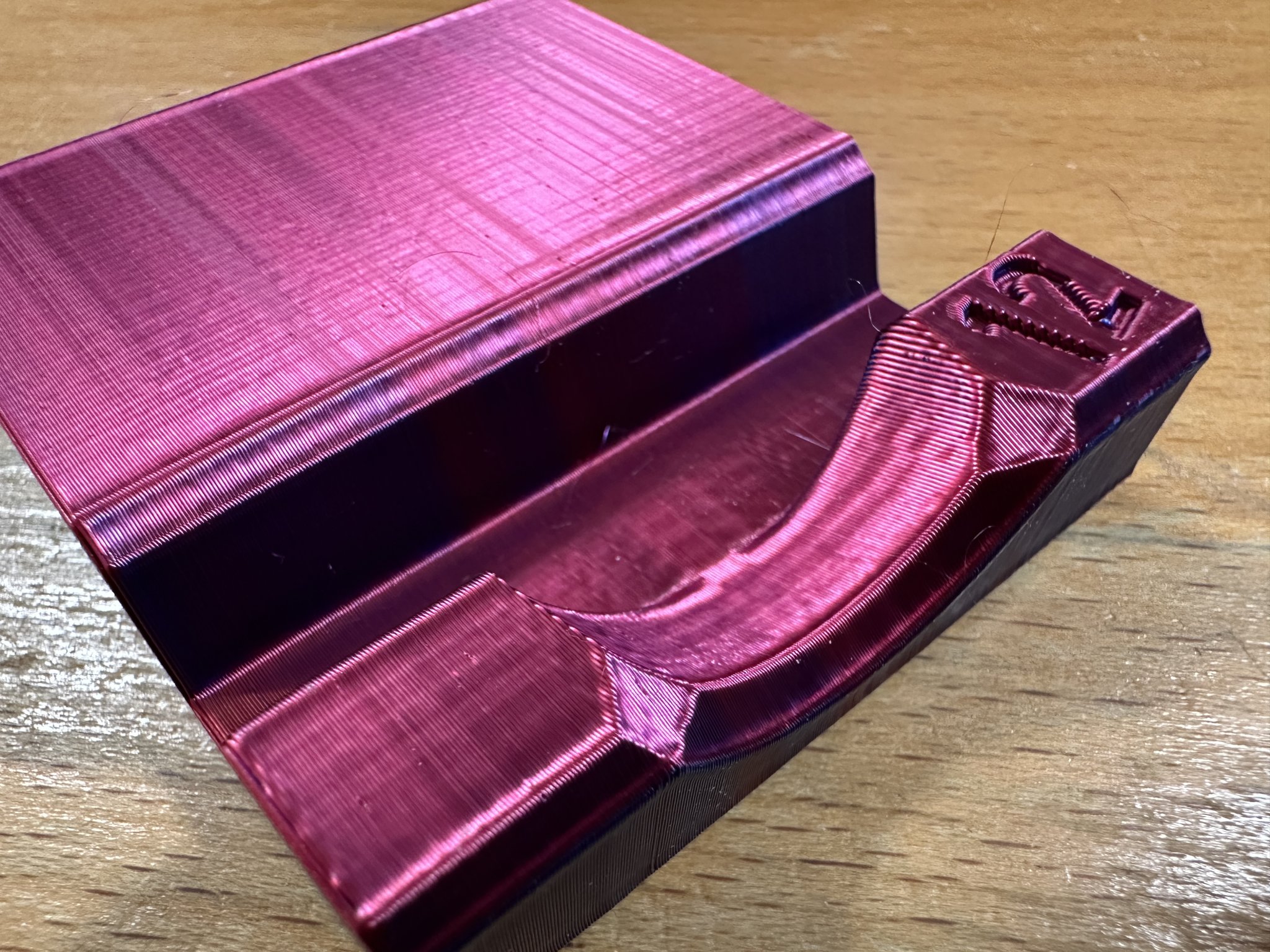 Tiêu đề Giá đỡ điện thoại có rãnh ngón tay Tóm tắt Chỉ l