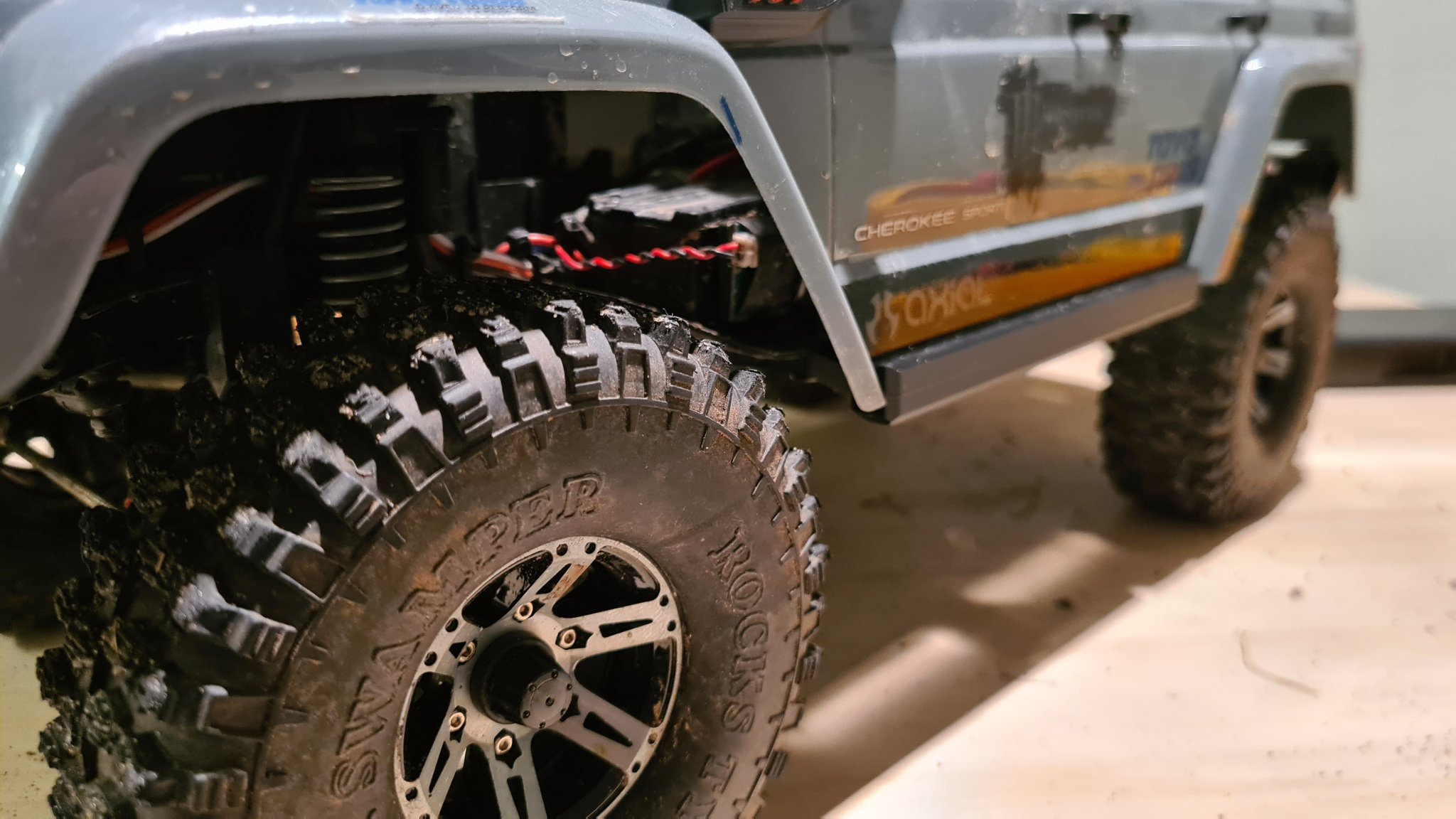 Tiêu đề Rockslider SCX10 Jeep Cherokee Tóm tắt Habe mir hier zwei Rock