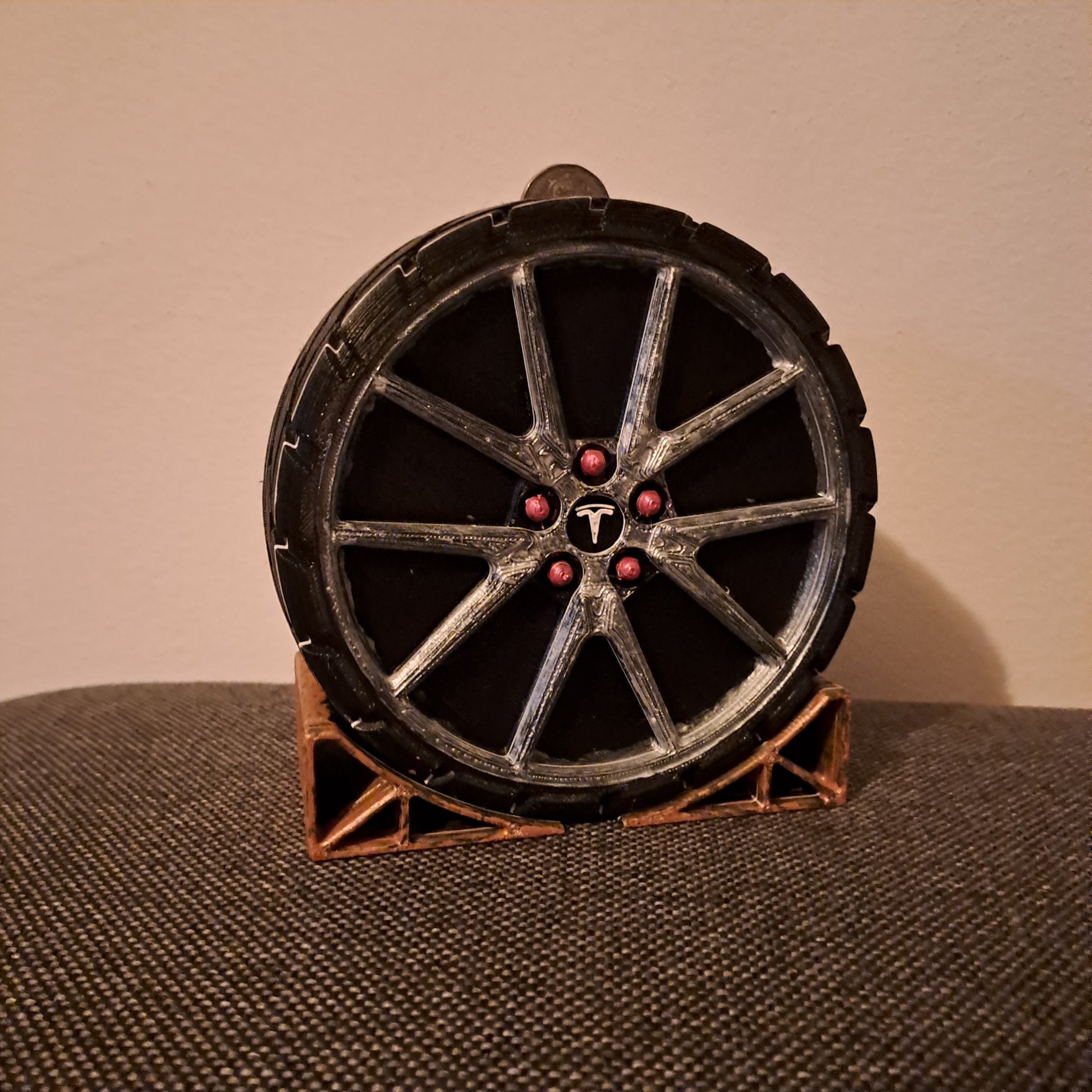 Tiêu đề Bánh xe Tesla Heo đất Tóm tắt Bánh xe Tesla Heo đất D