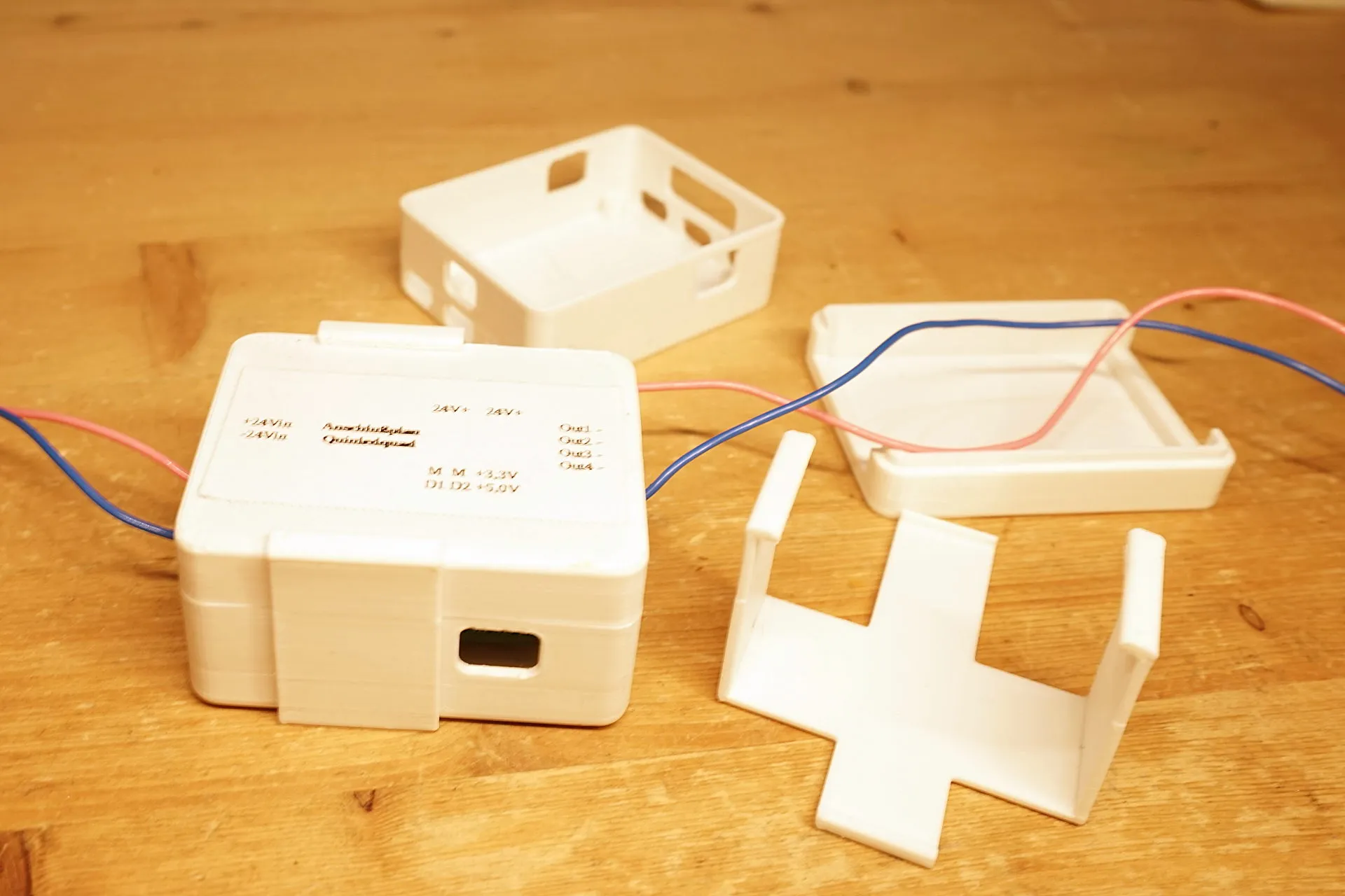 Tiêu đề Vỏ điều khiển đèn led thông minh Quinled Quad Gehäuse