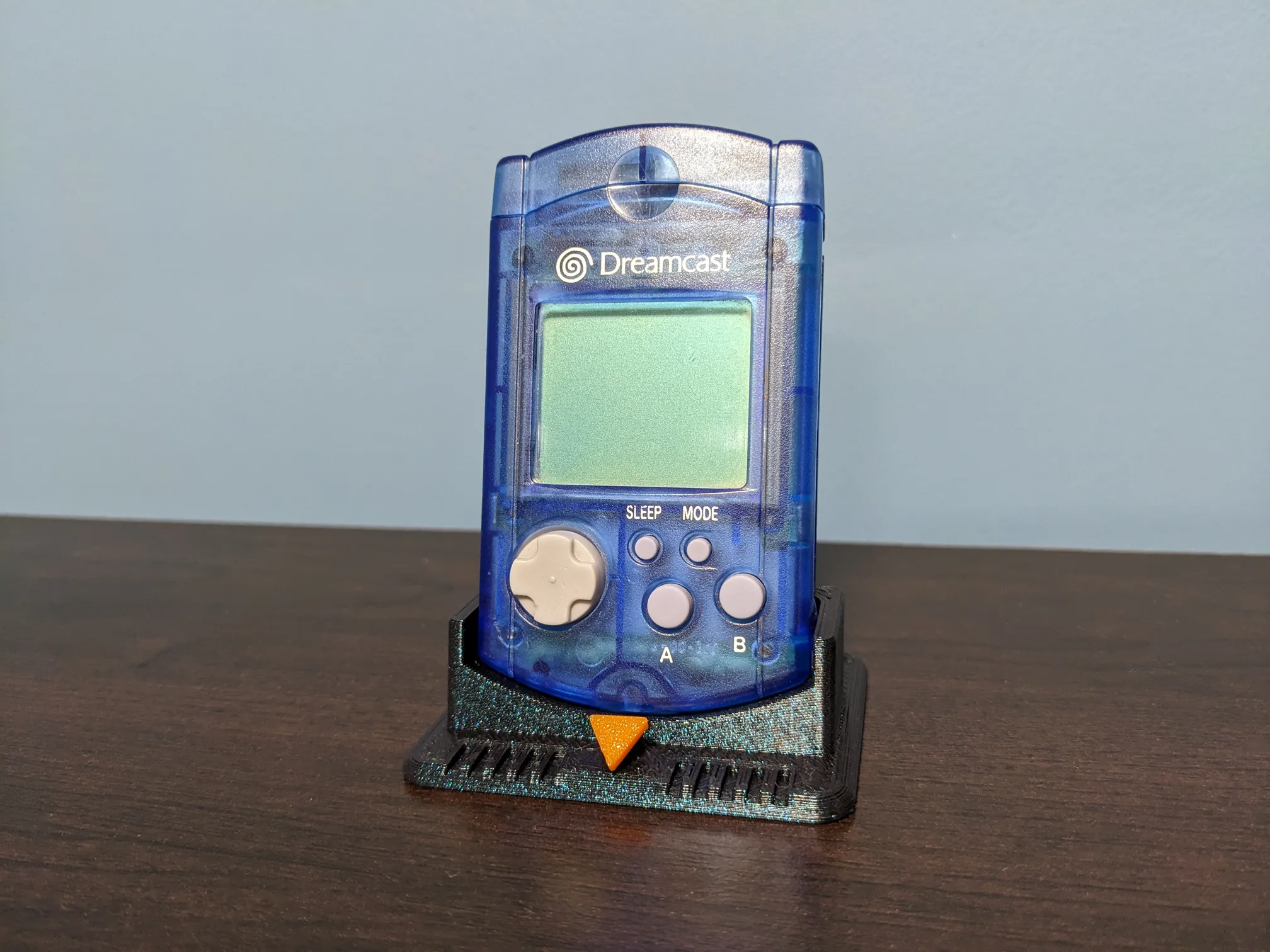 Tiêu đề Sega Dreamcast VMU Stand Tóm tắt Một giá đỡ được thi