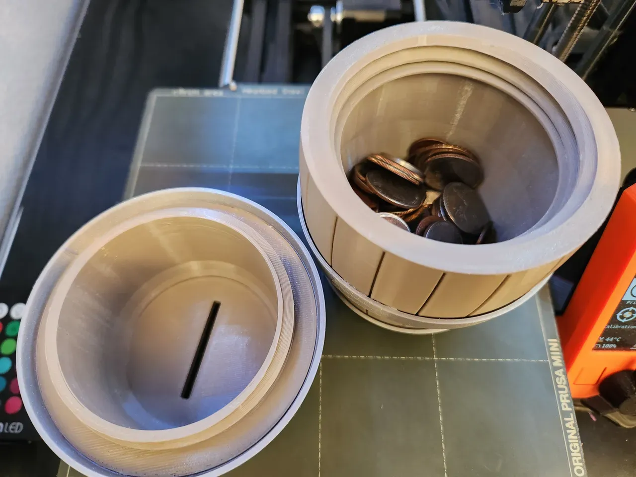 Tiêu đề Thùng tiền xu mở xoắn đơn giản Tóm tắt Bản phối