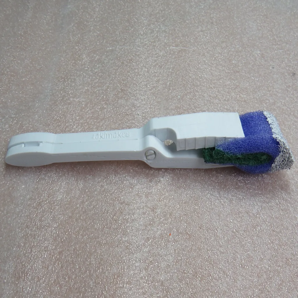 Tiêu đề Bàn chải DIY từ miếng bọt biển nhà bếp Tóm tắt T