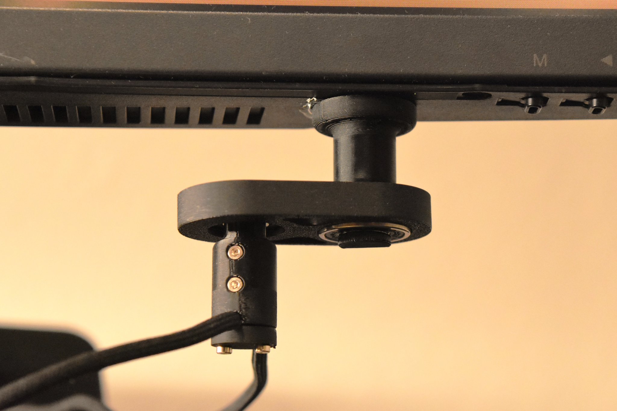 Under Monitor Mouse bungee