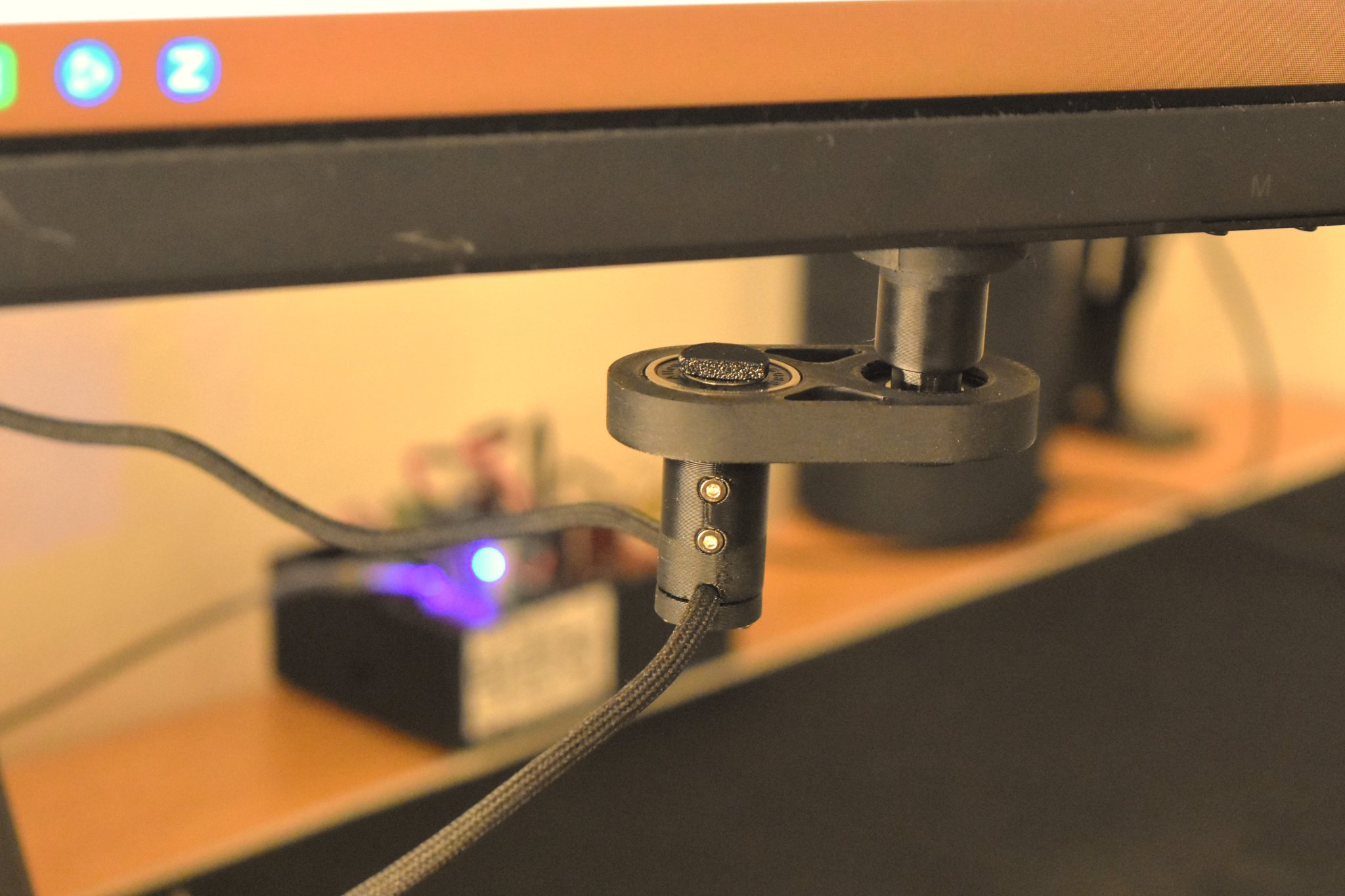 Under Monitor Mouse bungee