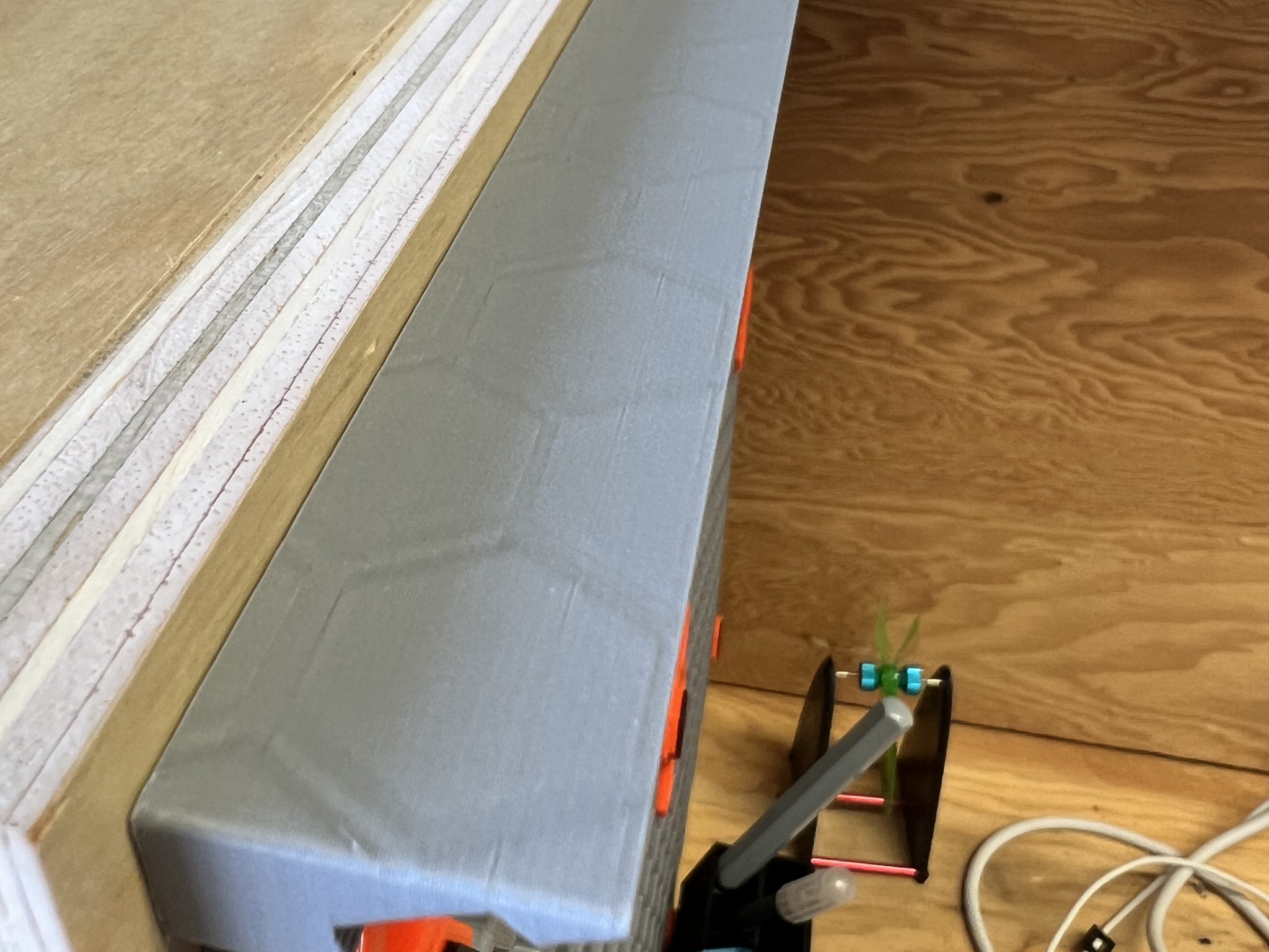 Tiêu đề Đèn LED gắn cho tổ ong Tóm tắt Muốn có một giá tre