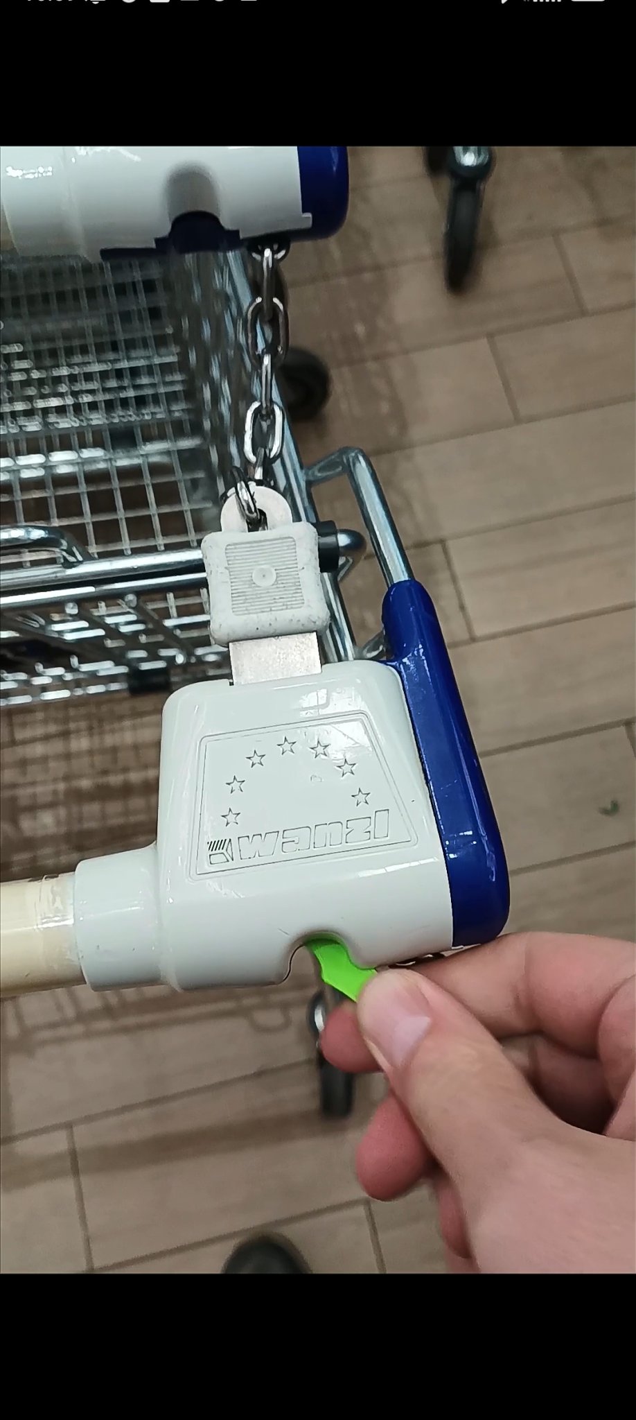 Tiêu đề Móc khóa đồng xu giỏ hàng Tóm tắt đồng xu giỏ hà