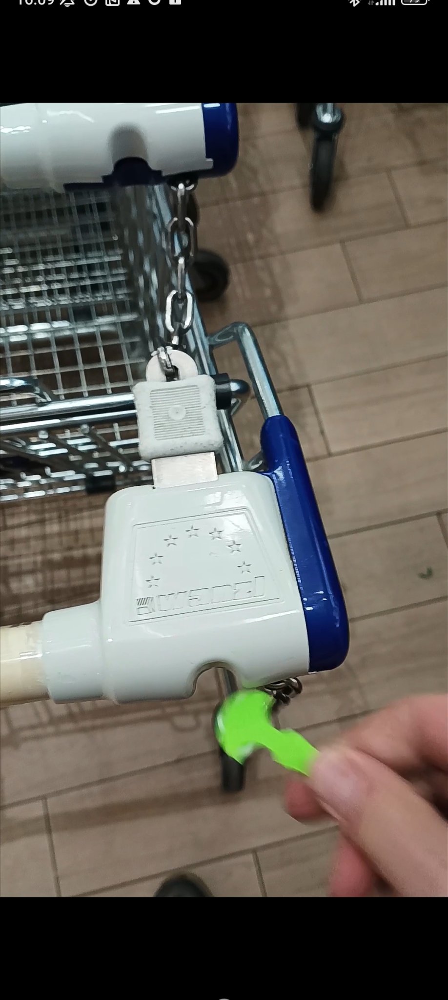 Tiêu đề Móc khóa đồng xu giỏ hàng Tóm tắt đồng xu giỏ hà