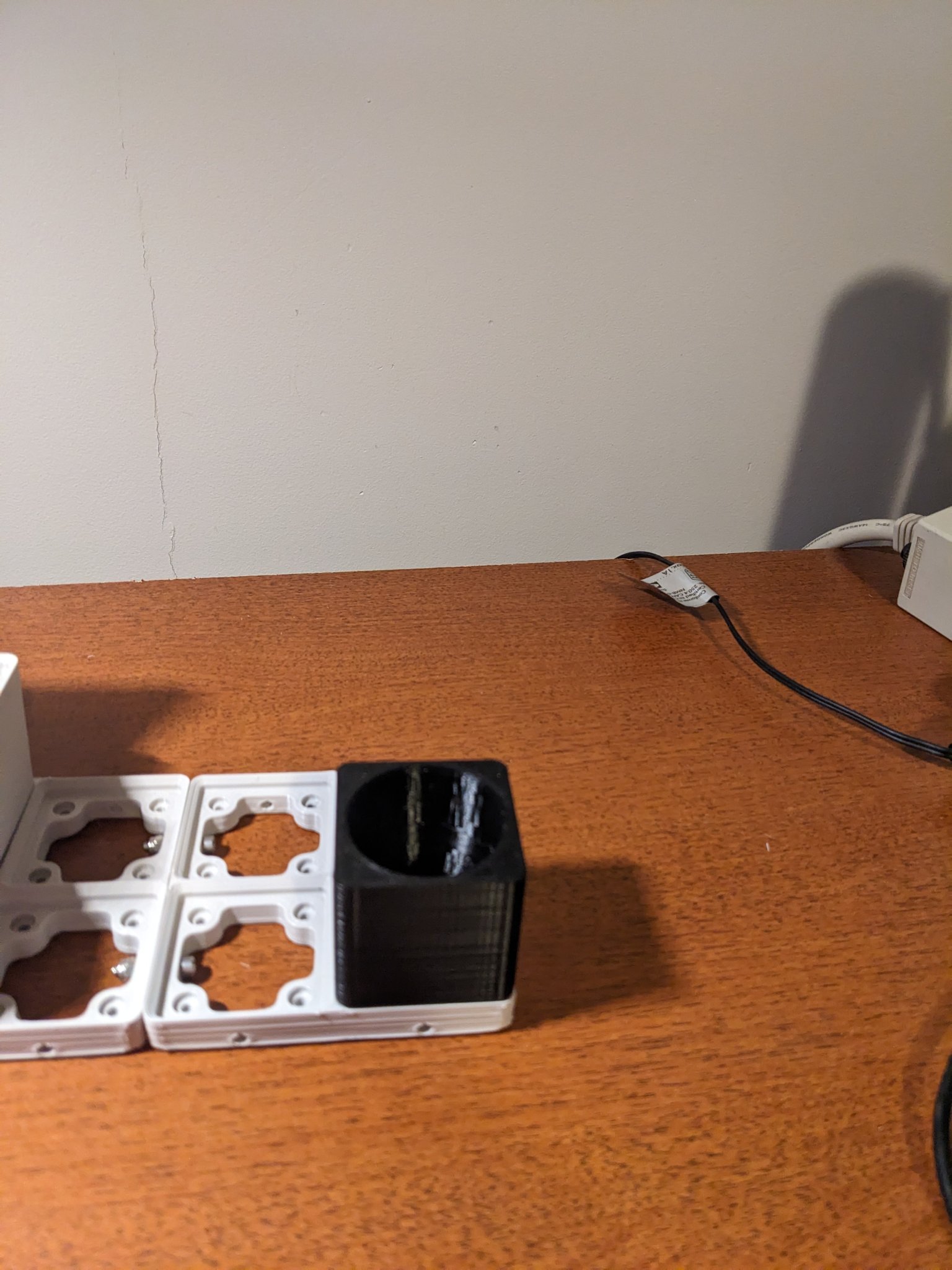 Tiêu đề Giá đỡ tuốc nơ vít Gridfinity LTT Tóm tắt Thùng Gridf