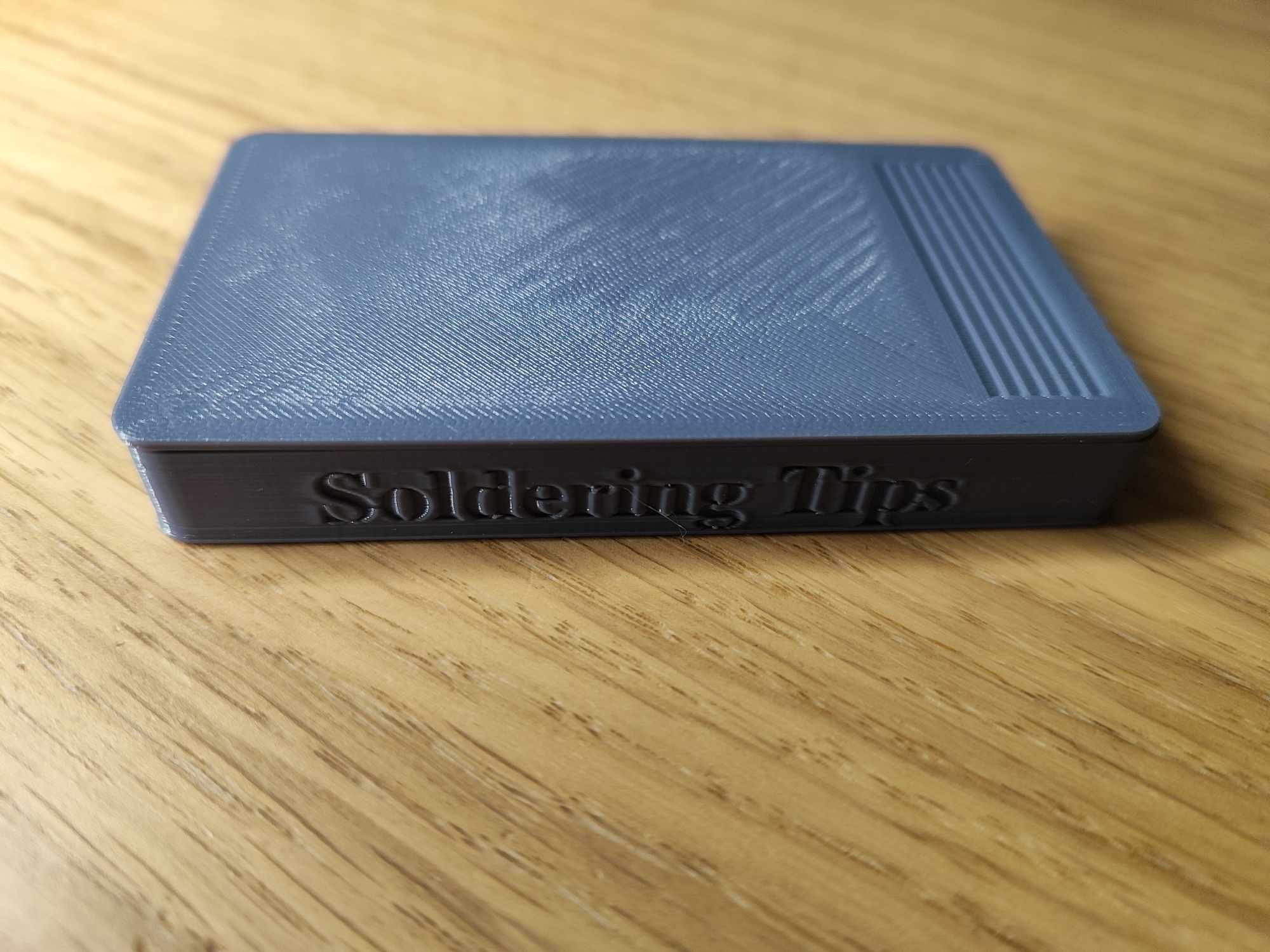 Tiêu đề Hộp đựng dụng cụ hàn Tóm tắt Hộp đơn giản có