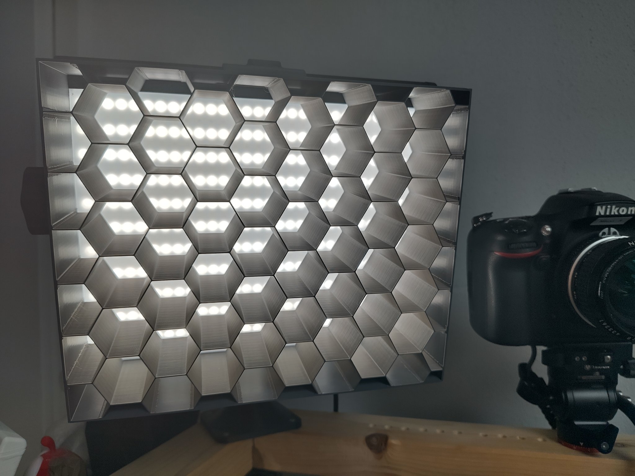 Customizable Honeycomb Light Grid for Neewer NL-660