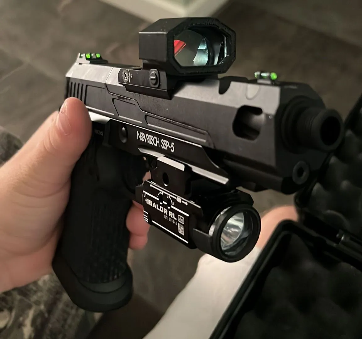 Tiêu đề Vỏ micro v2 Red dot có miếng chèn cho polycarbonate 3 mm Tó